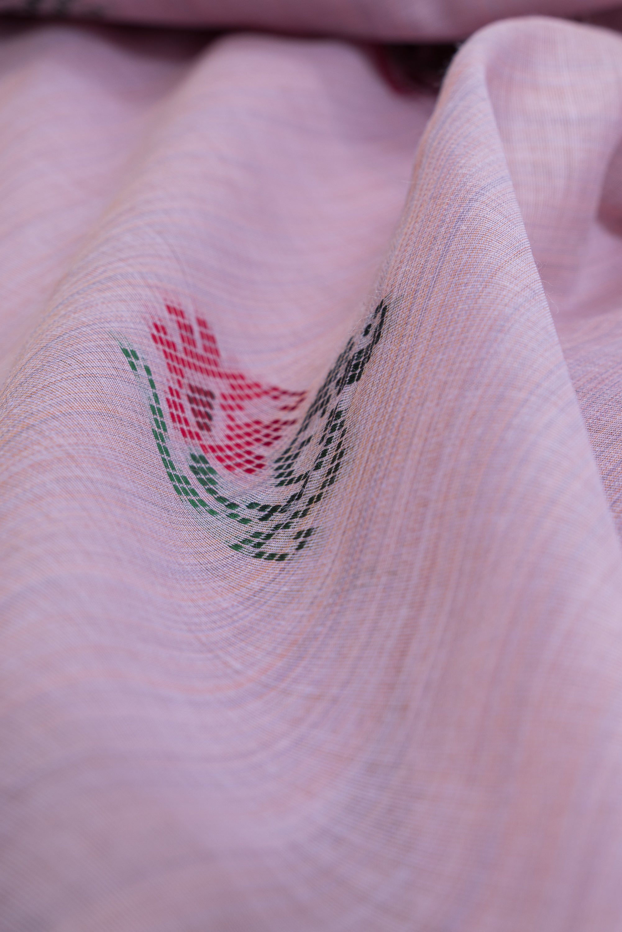 Lavender Cotton Saree with Geometric Mor butti and Geometric Parrot Pallu