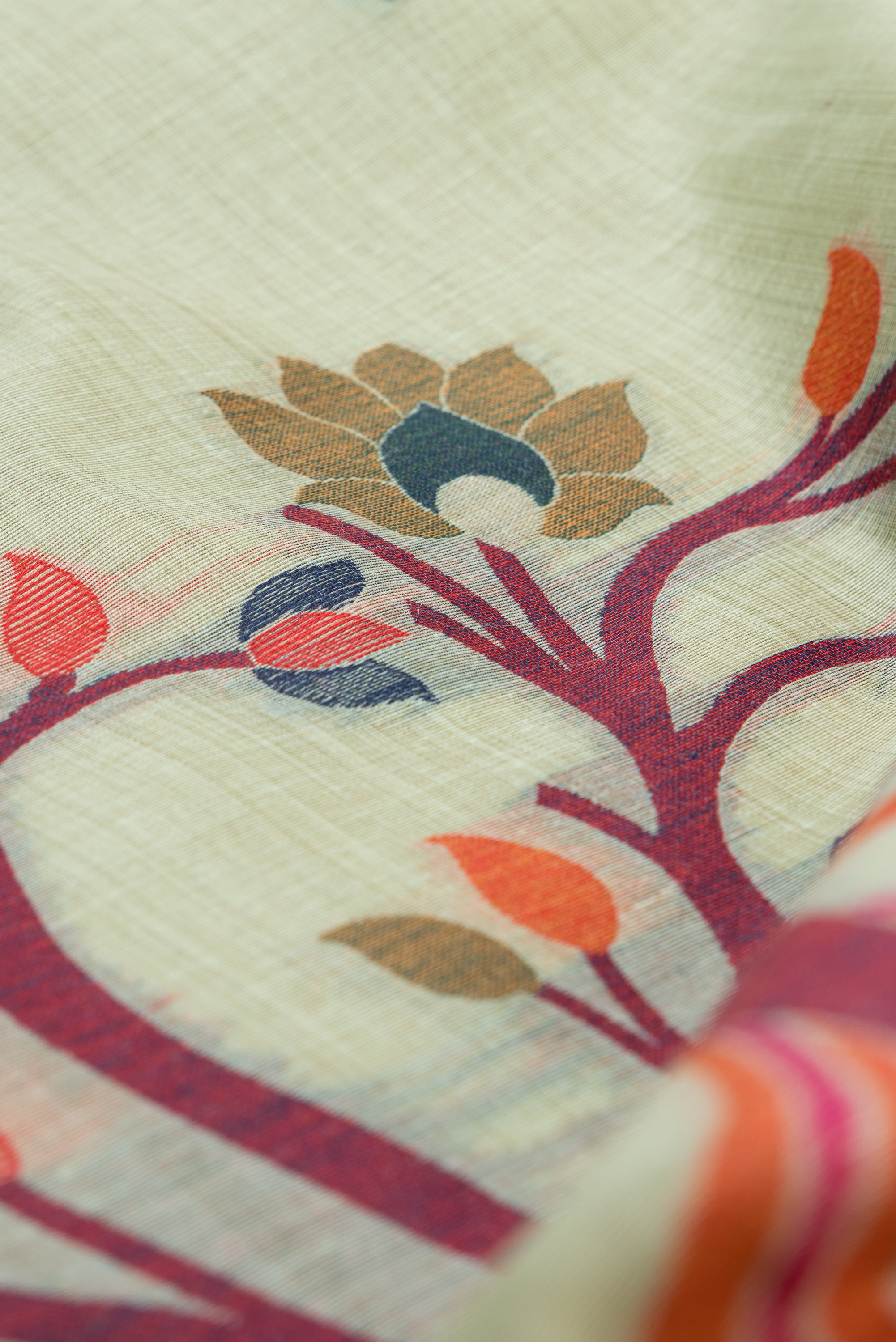 Pastel Green Cotton Paithani Saree with Mṛgataru-Padmāvalī Pallu and contrast Forest Munya border
