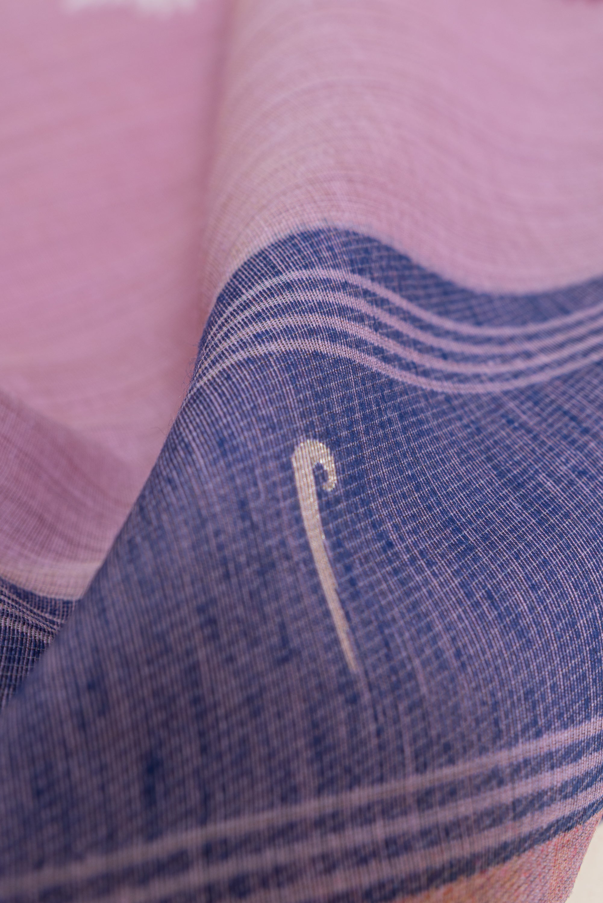 Lavender Cotton Paithani Saree with Mṛgataru-Padmāvalī Pallu and contrast Forest Munya border