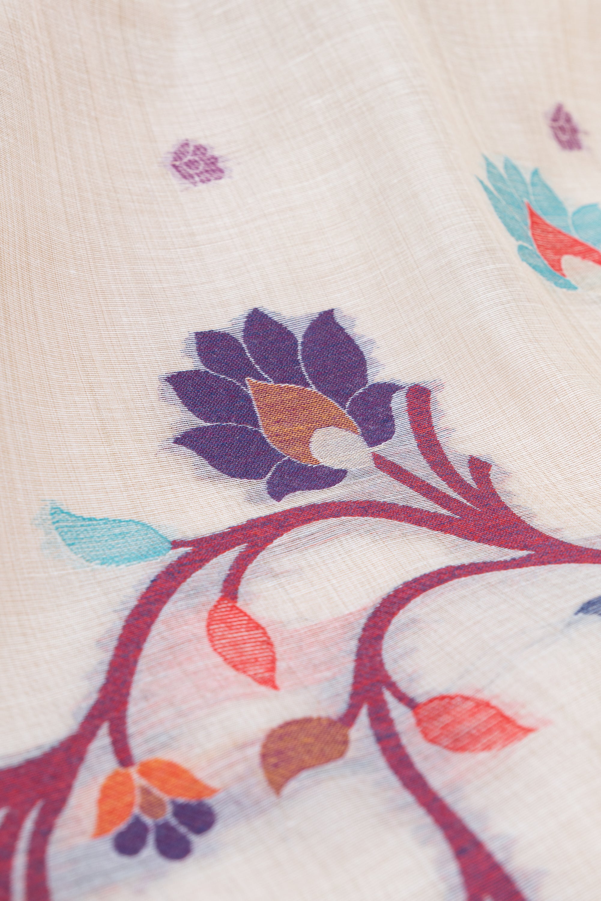 Cream Cotton Paithani Saree with Mṛgataru-Padmāvalī Pallu and contrast Purple Munya border