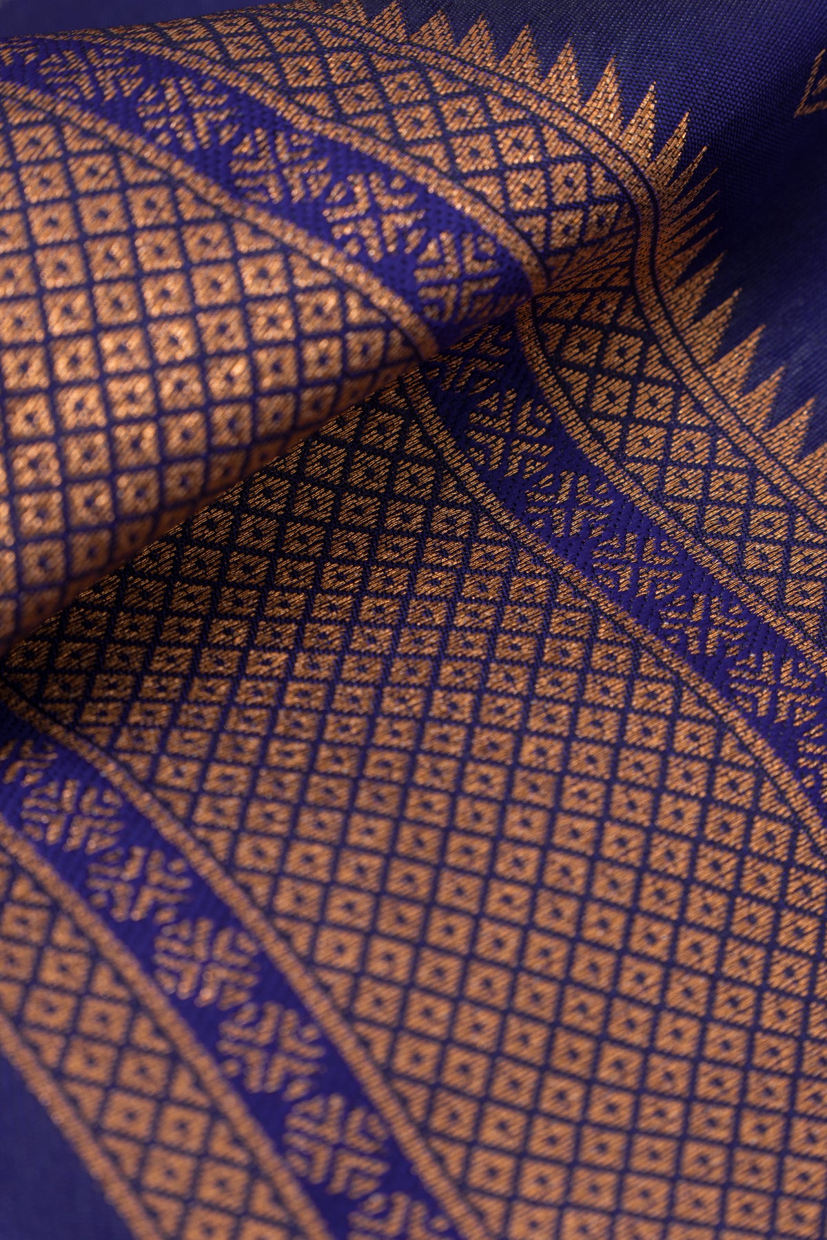 Royal Purple Apurva Silk Paithani Saree with Meena butti, gold zari and Ṣaṭmayūrapallu