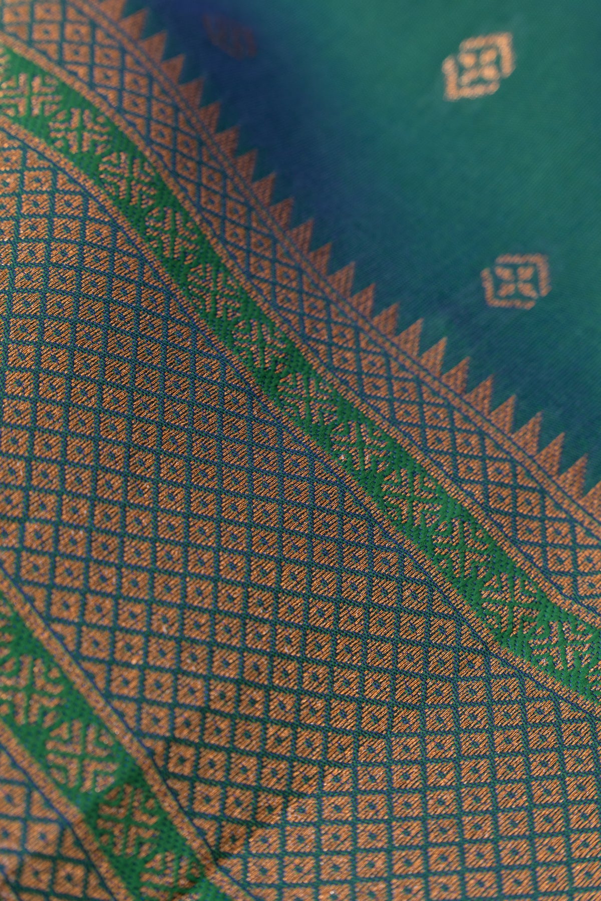Peacock Green Apurva Silk Paithani Saree with Meena butti, gold zari and Ṣaṭmayūrapallu