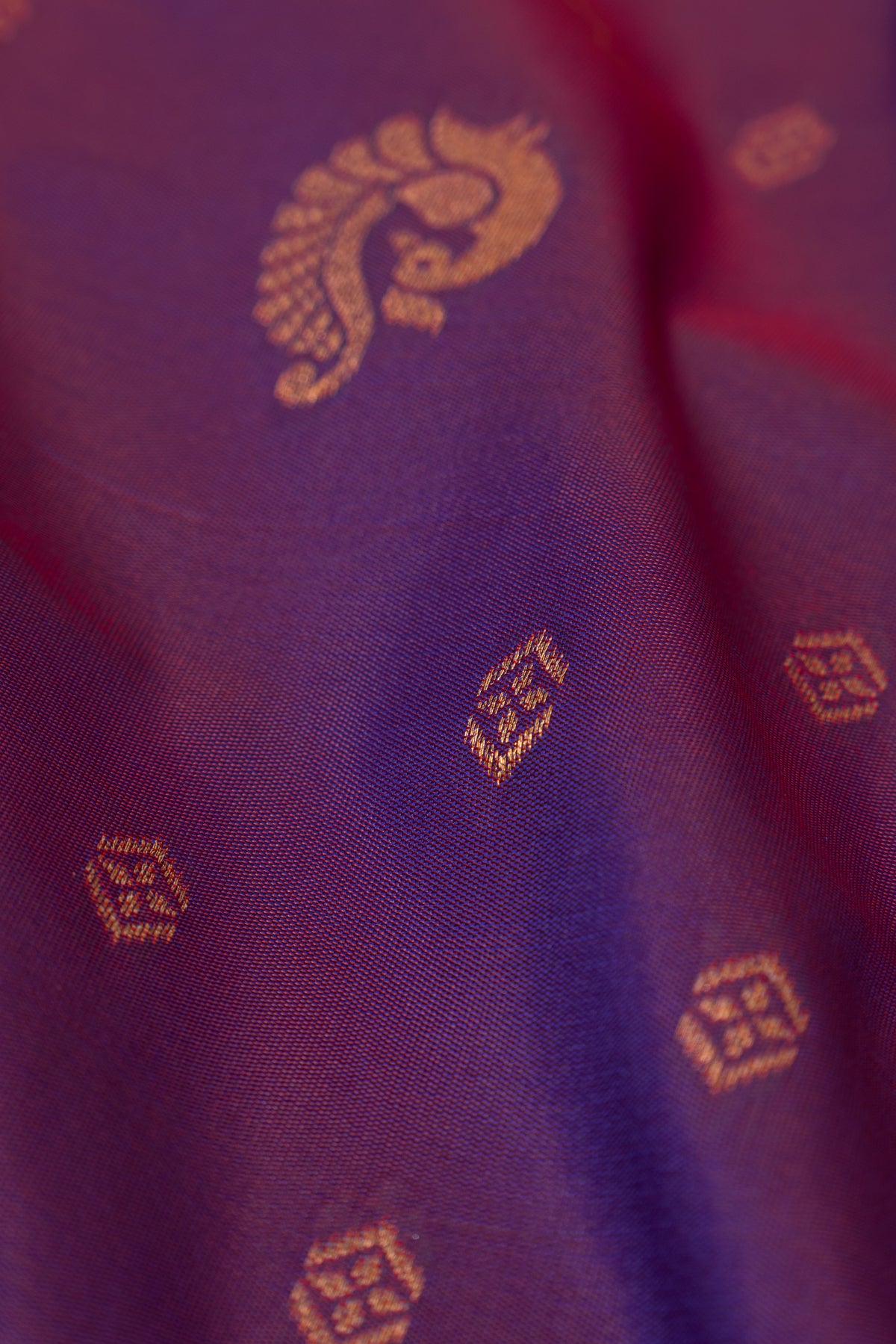 Wine Apurva Silk Paithani Saree with Meena butti, gold zari and Ṣaṭmayūrapallu