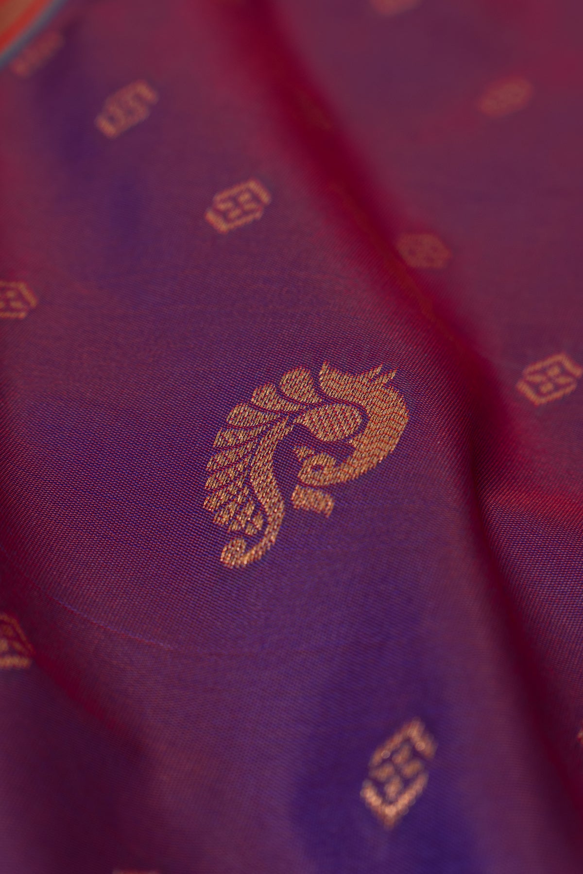 Wine Apurva Silk Paithani Saree with Meena butti, gold zari and Ṣaṭmayūrapallu