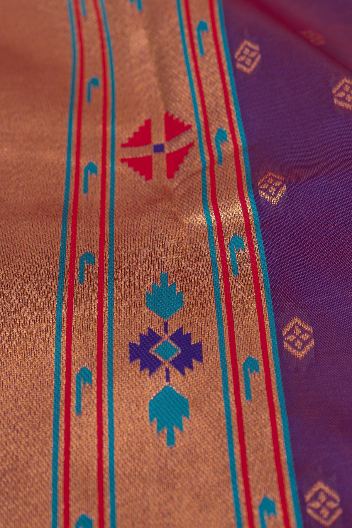 Wine Apurva Silk Paithani Saree with Meena butti, gold zari and Ṣaṭmayūrapallu