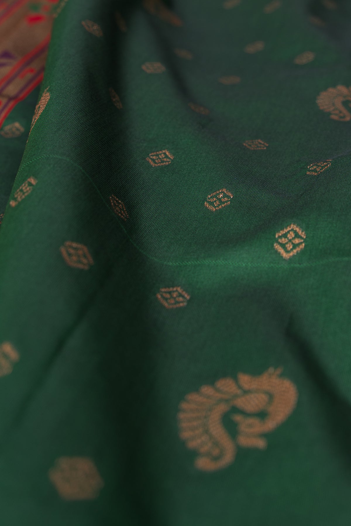 Emerald Green Apurva Silk Paithani Saree with Meena butti, gold zari and Ṣaṭmayūrapallu