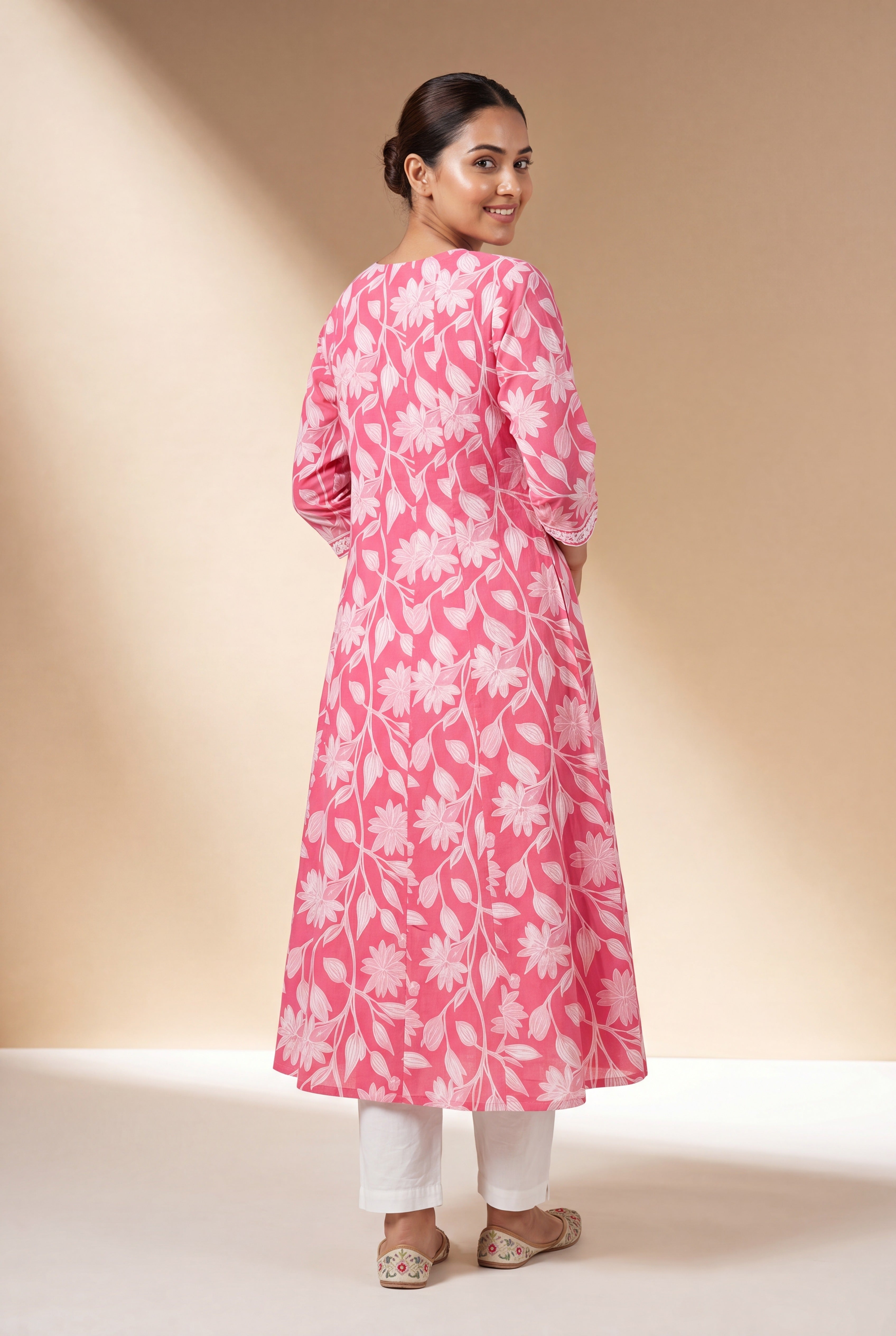 Baby Pink Āvarņa Cotton Kurti