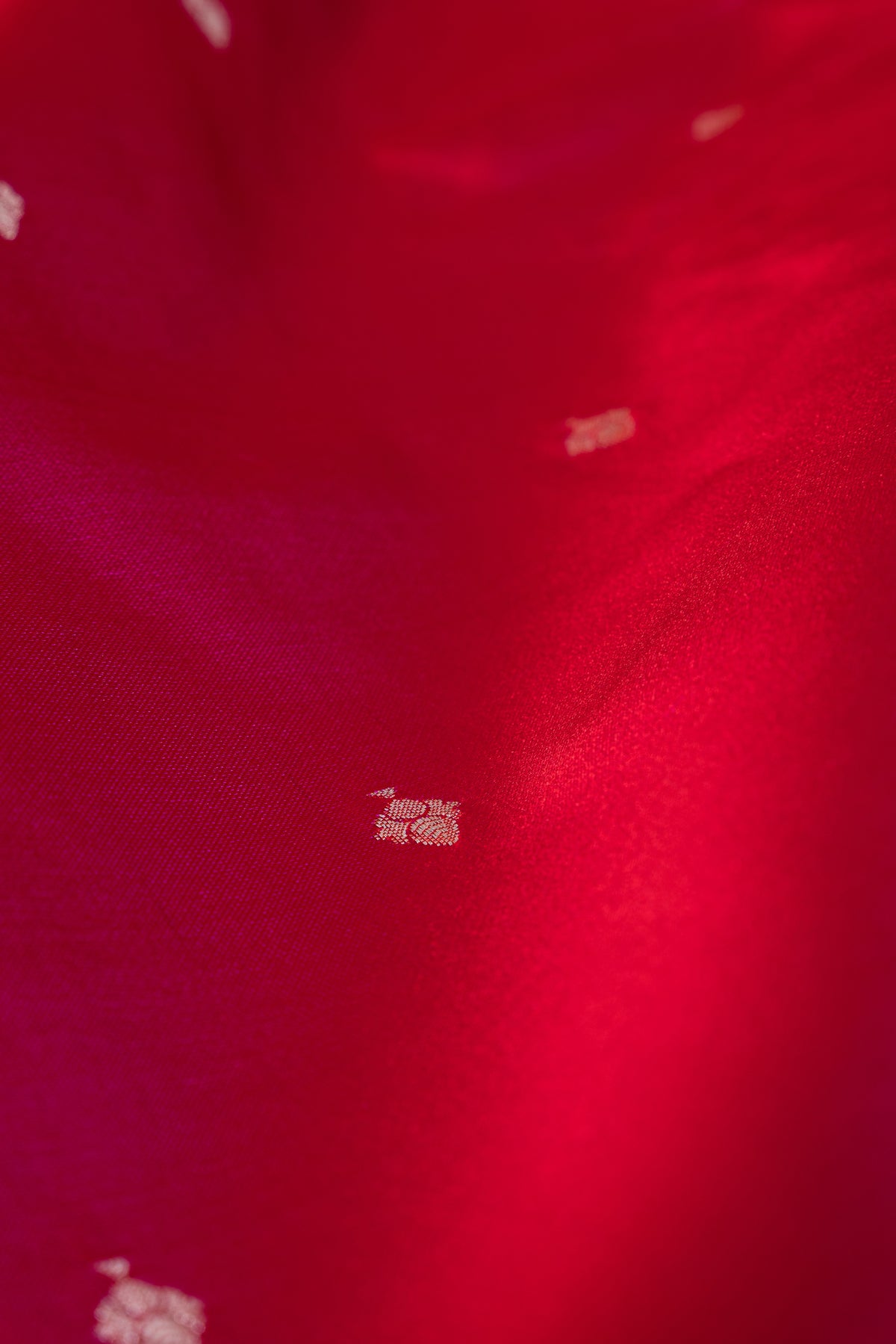 Berry Pink Katan Silk Banarasi Saree with Silver Zari Parṇa butti