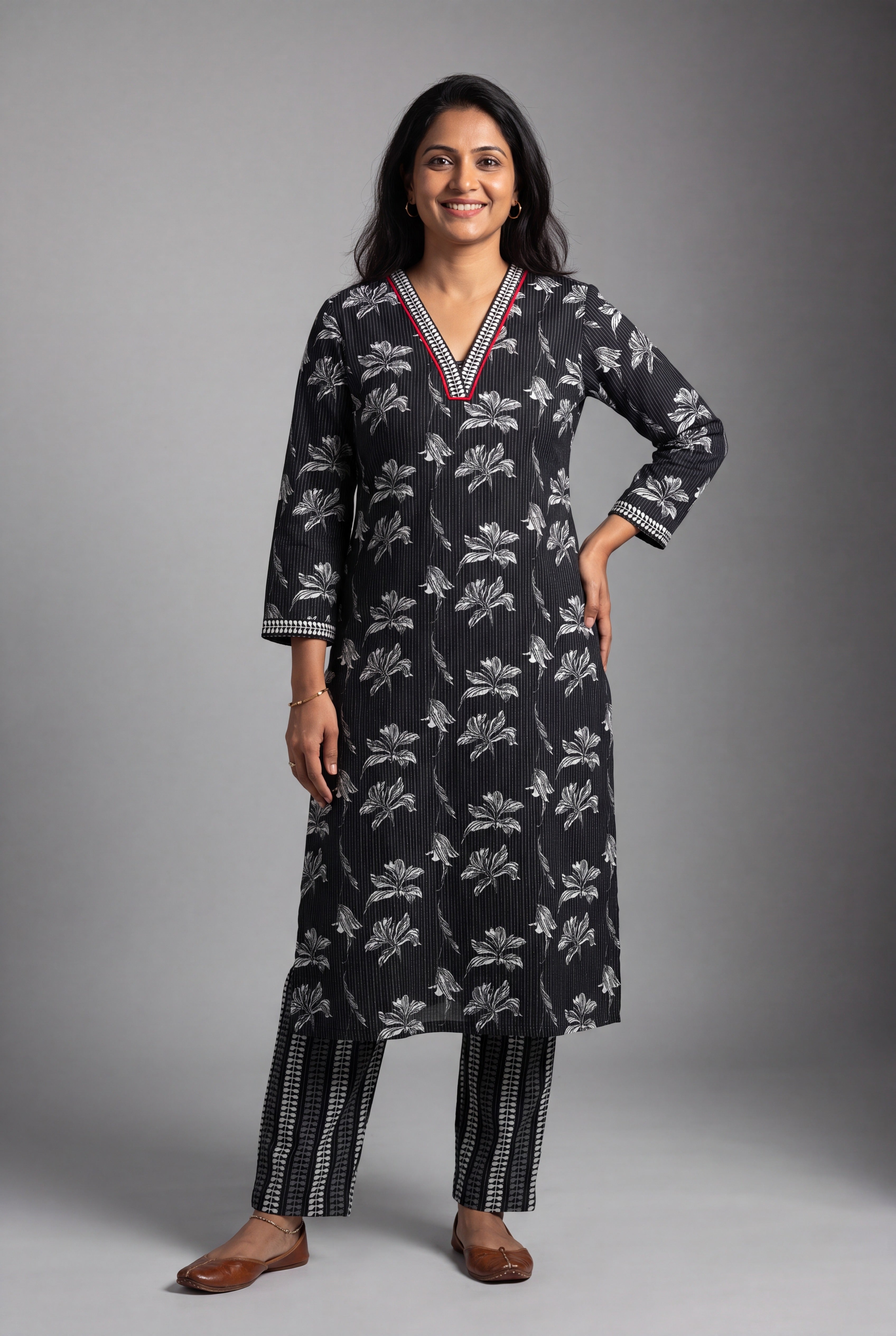 Black Mandārah Pant Set with threadwork stripes