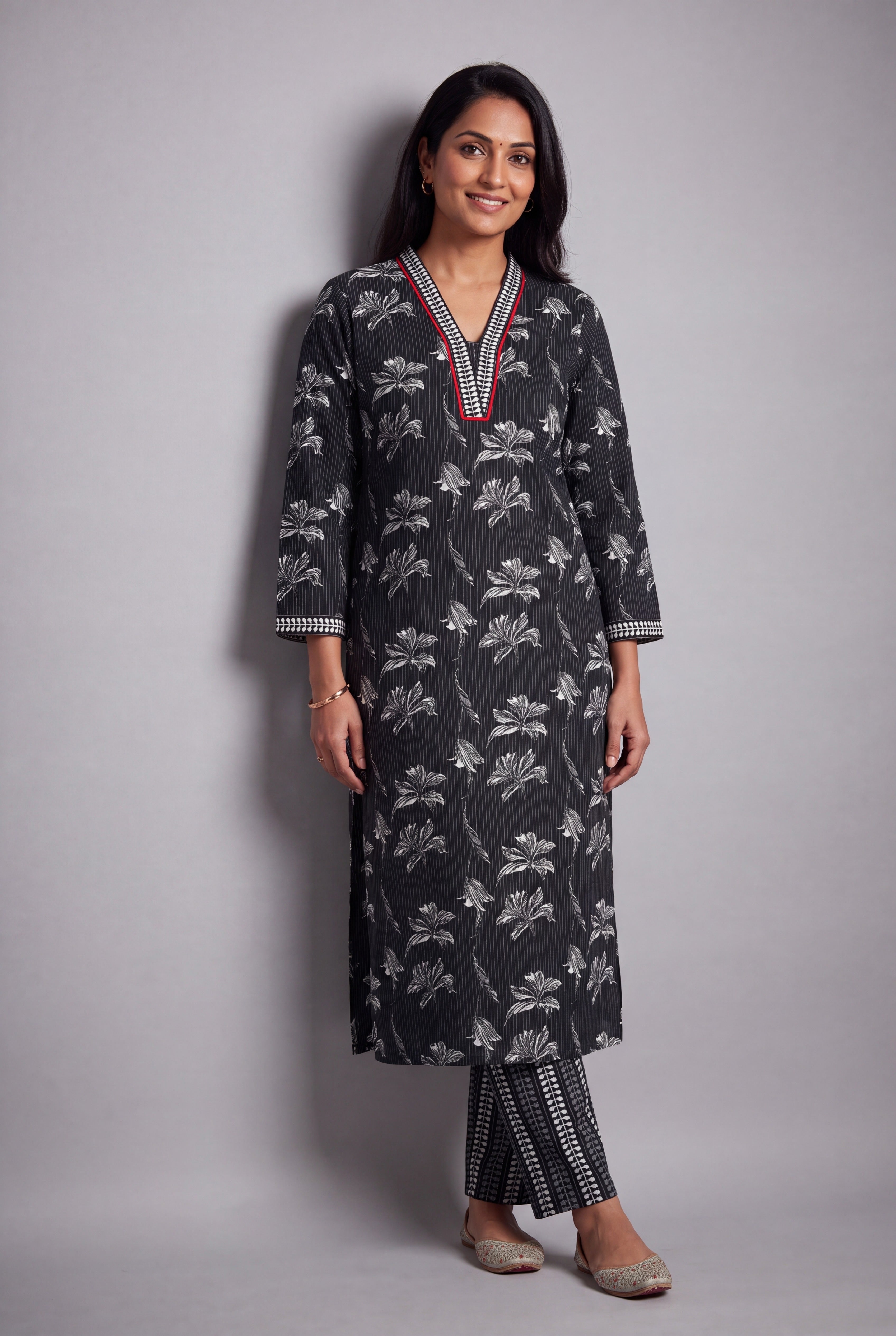 Black Mandārah Pant Set with threadwork stripes