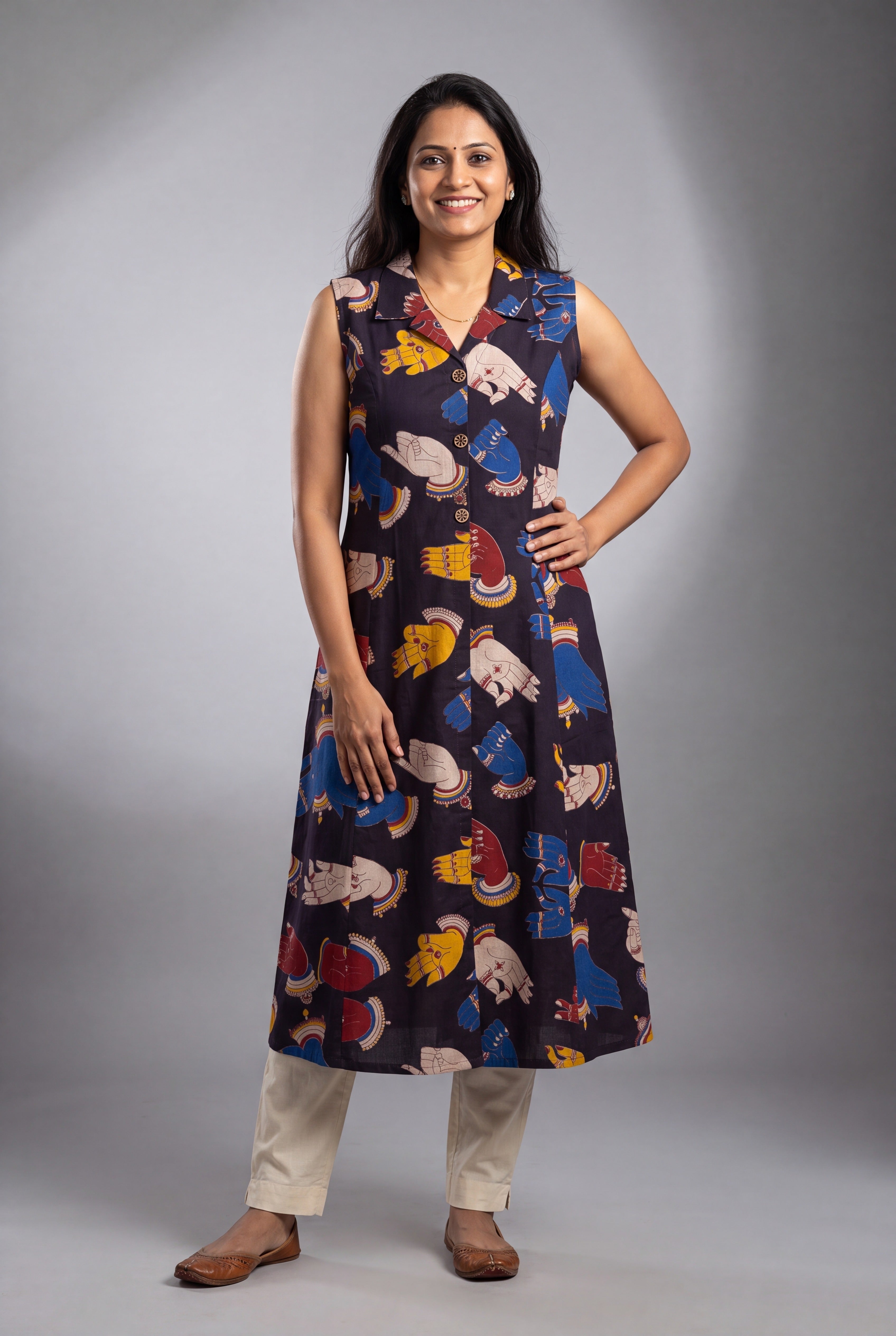 Charcoal Sukumāra Kurti with Hasta print