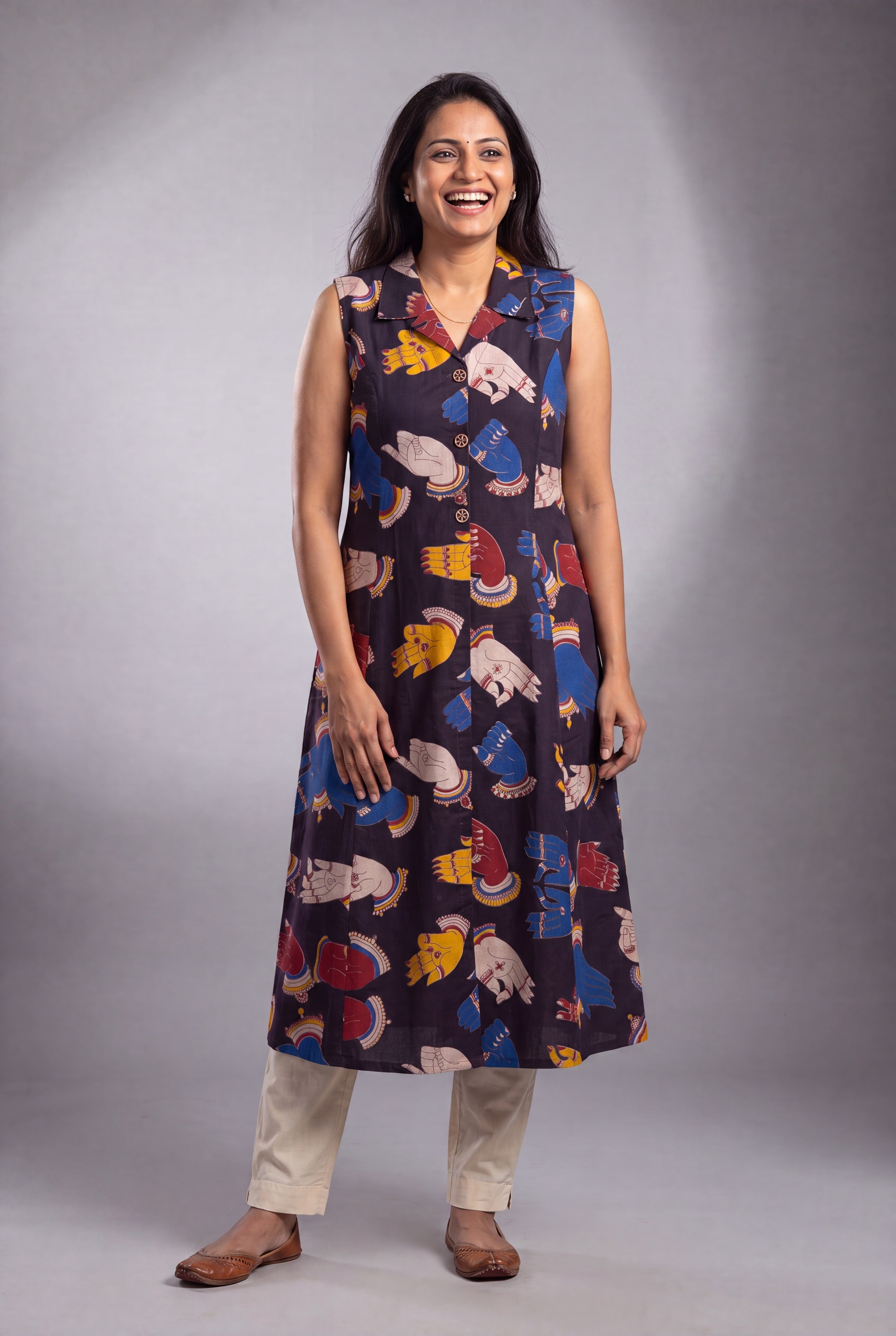 Charcoal Sukumāra Kurti with Hasta print