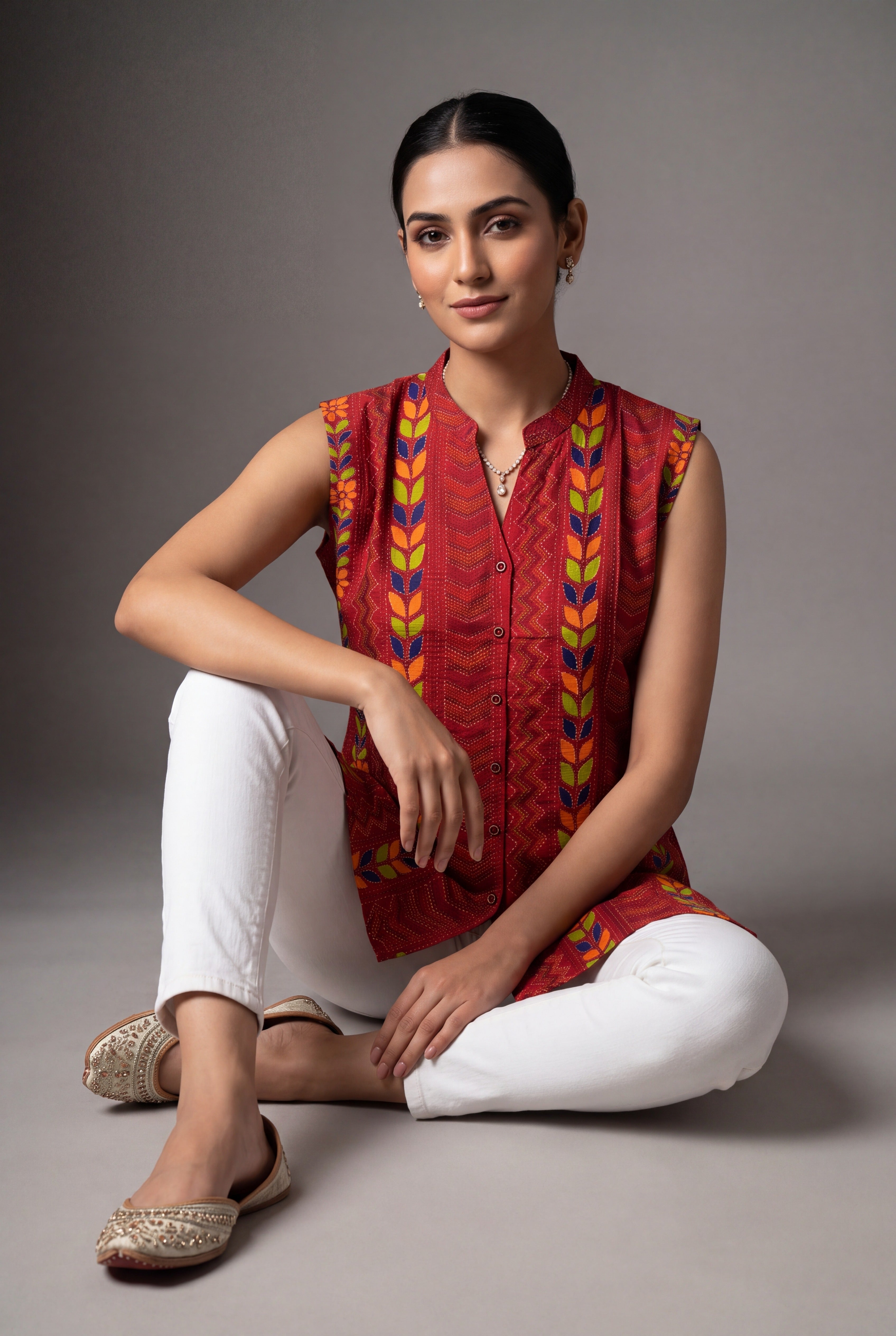 Cherry Red Ākṛti Kurti with Geometric Leaf print