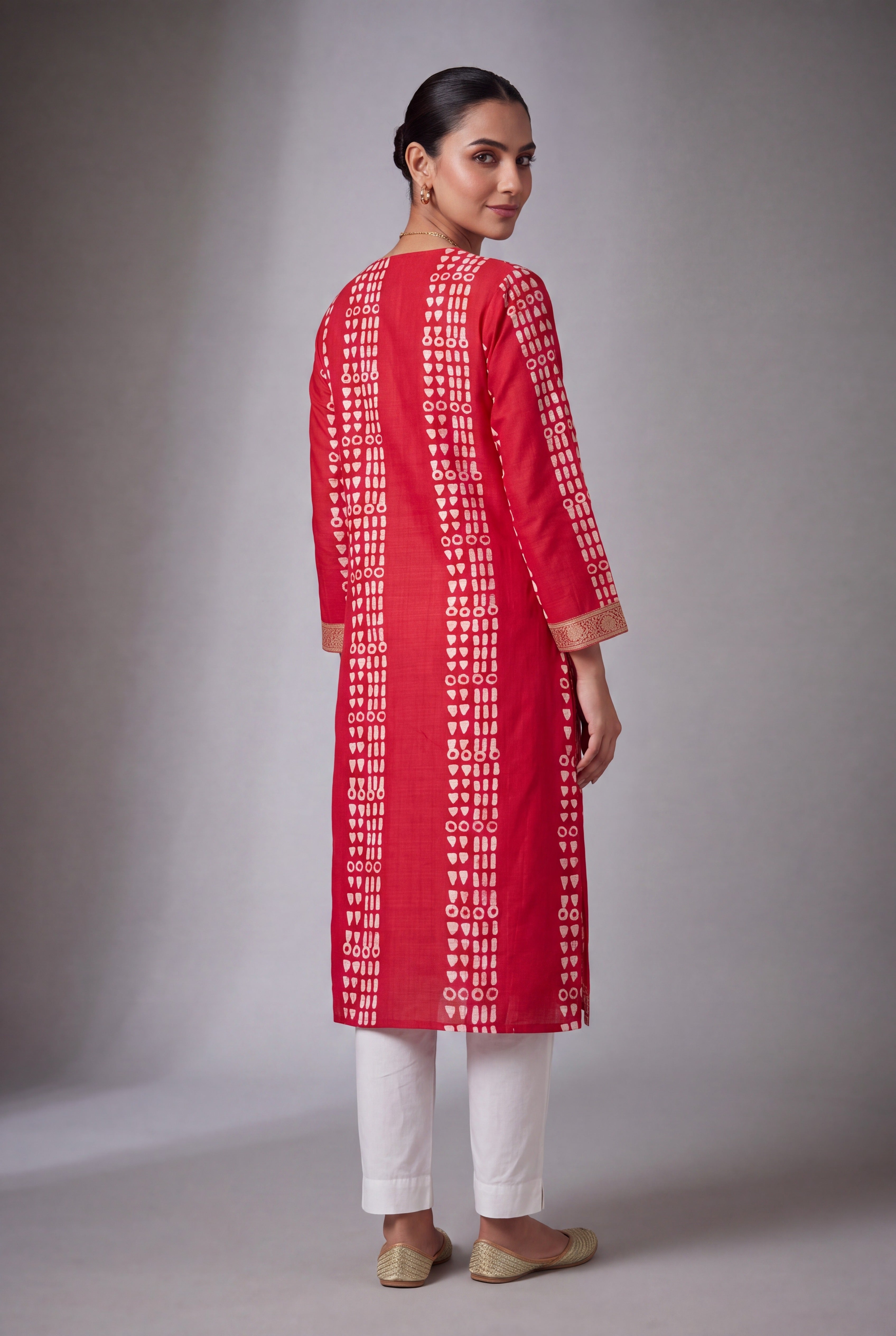 Cherry Red Ākṛti Kurti with Jaal Zariwork