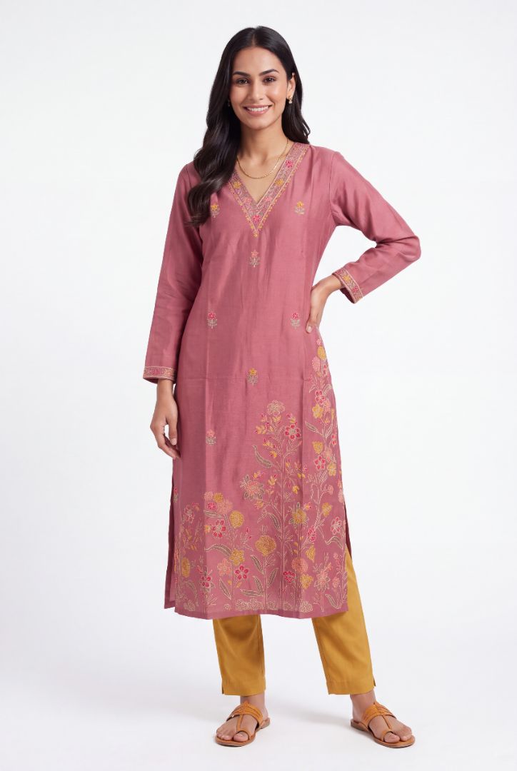 Rose Pink Trivarṇa Kusuma Kurti with Floral threadwork