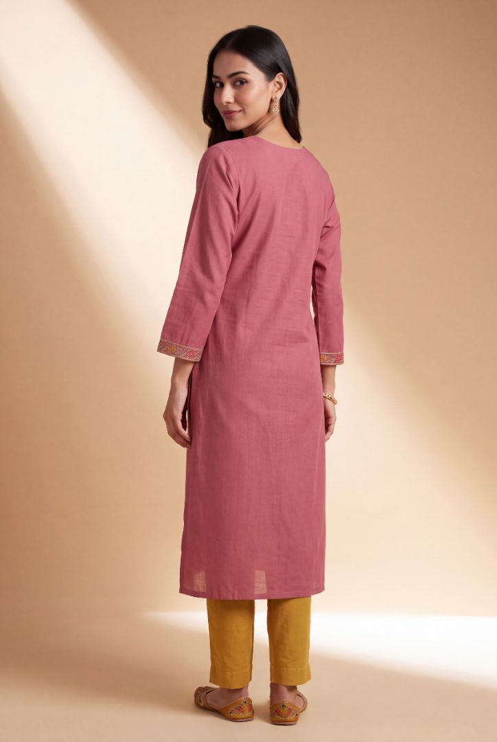 Rose Pink Trivarṇa Kusuma Kurti with Floral threadwork