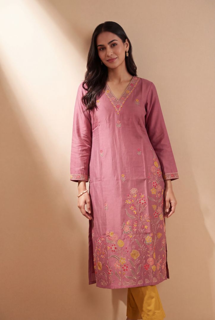 Rose Pink Trivarṇa Kusuma Kurti with Floral threadwork