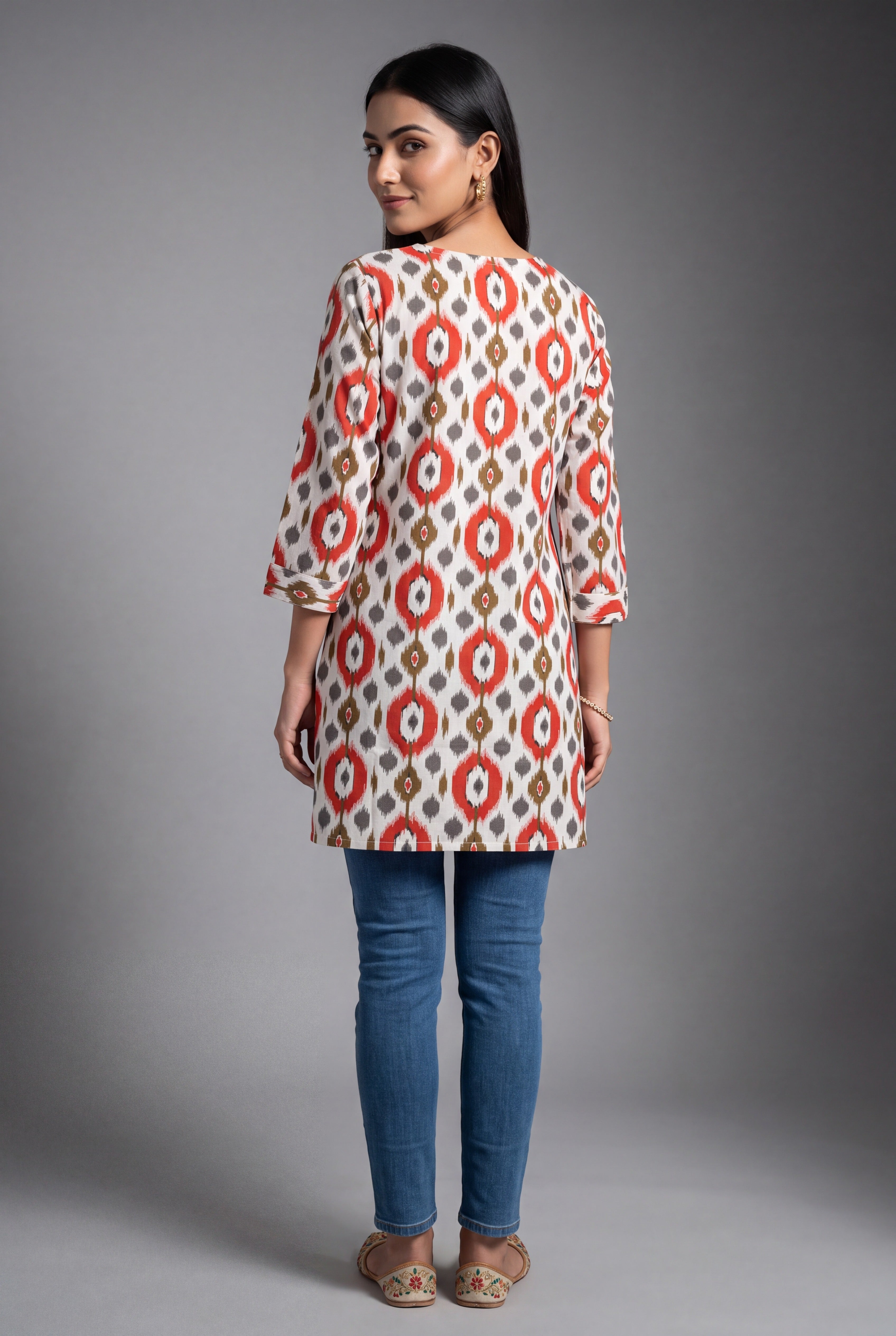 Cream and Kesar Khadi Cotton Pravāla Kurti