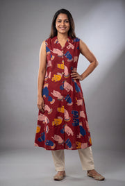 Crimson Red Sukumāra Kurti with Hasta print