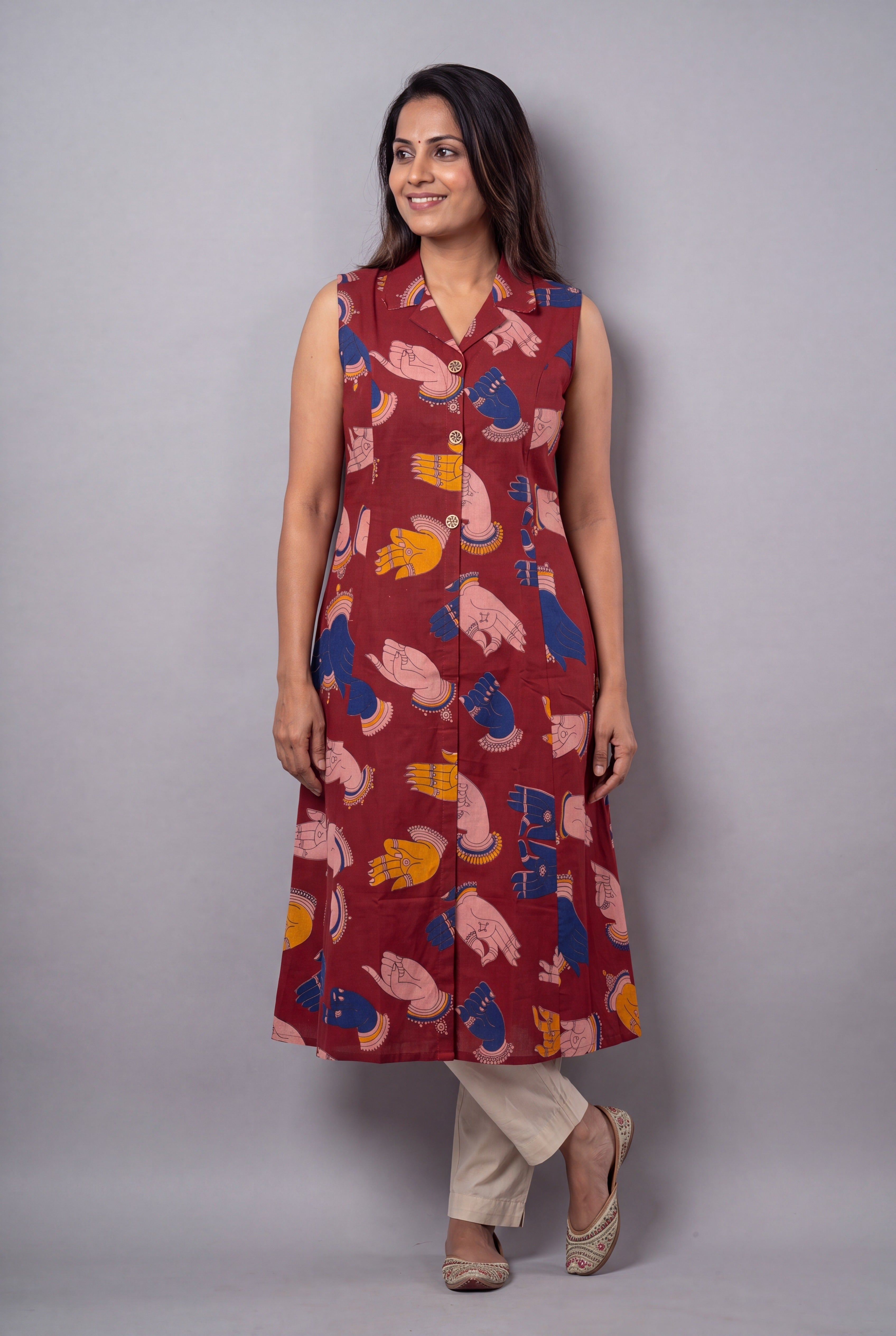 Crimson Red Sukumāra Kurti with Hasta print