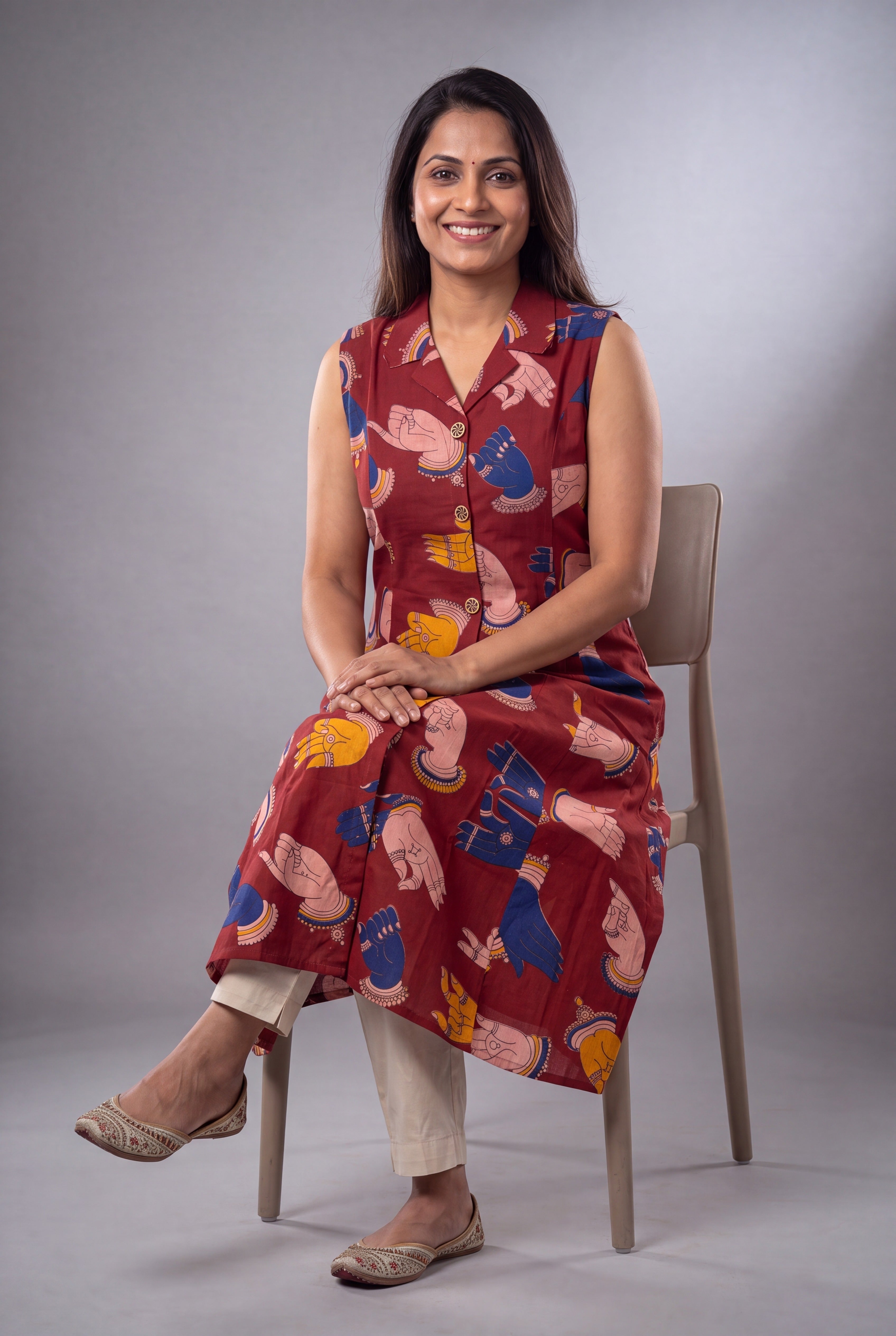 Crimson Red Sukumāra Kurti with Hasta print