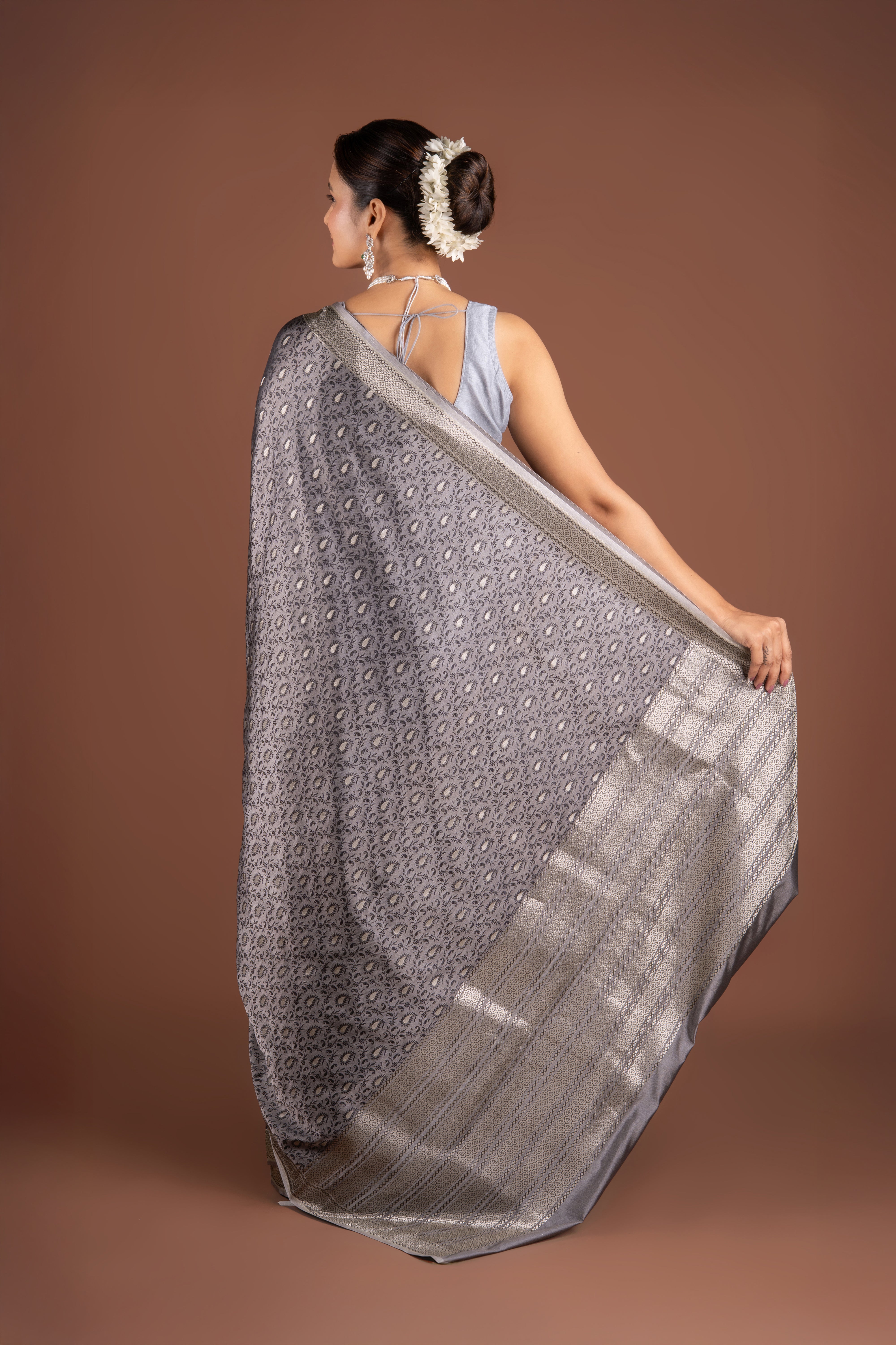 Grey Katan Silk Tanchoi Saree