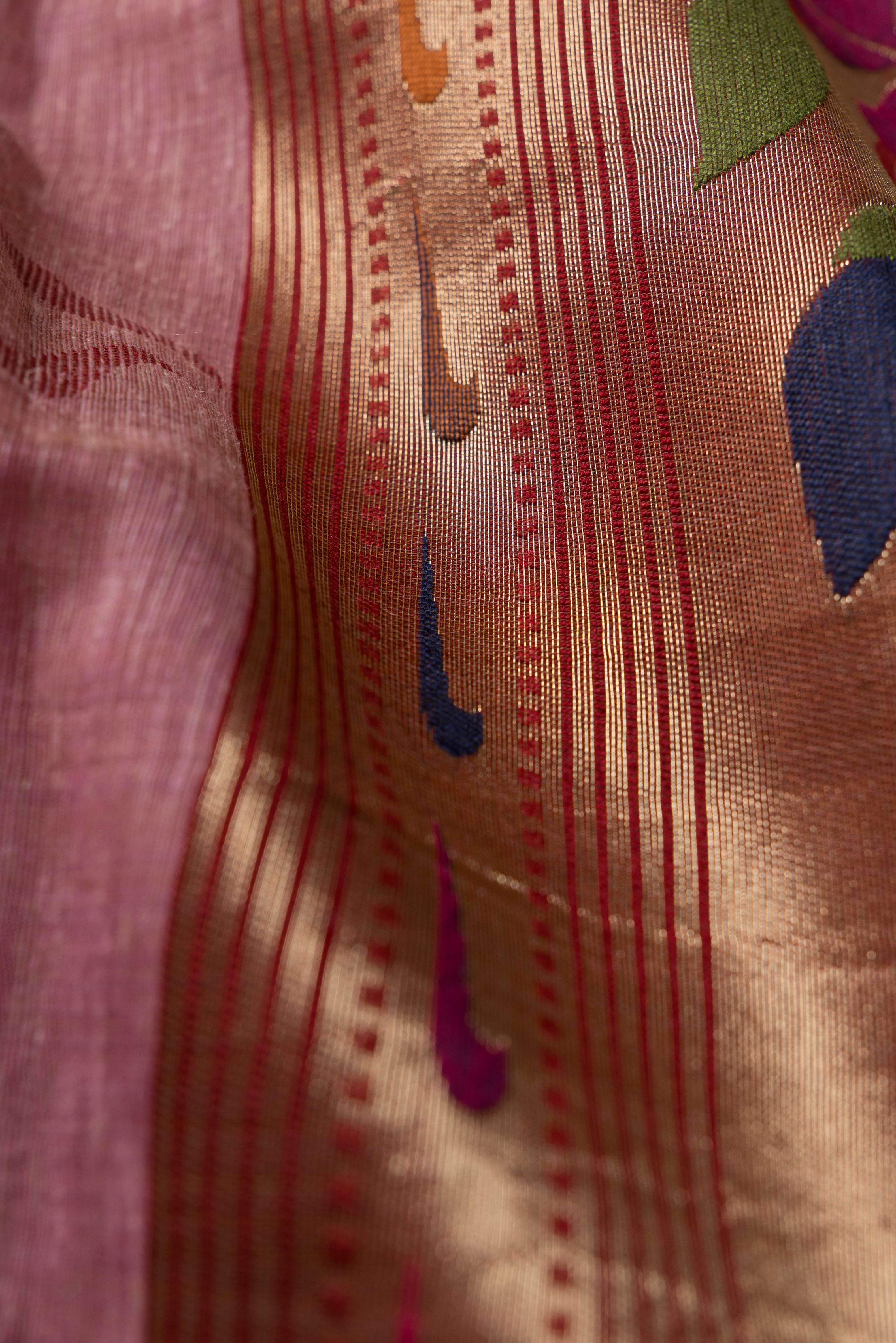 Rose Linen Paithani with Tissue Chidiya Pallu and contrast Maroon blouse