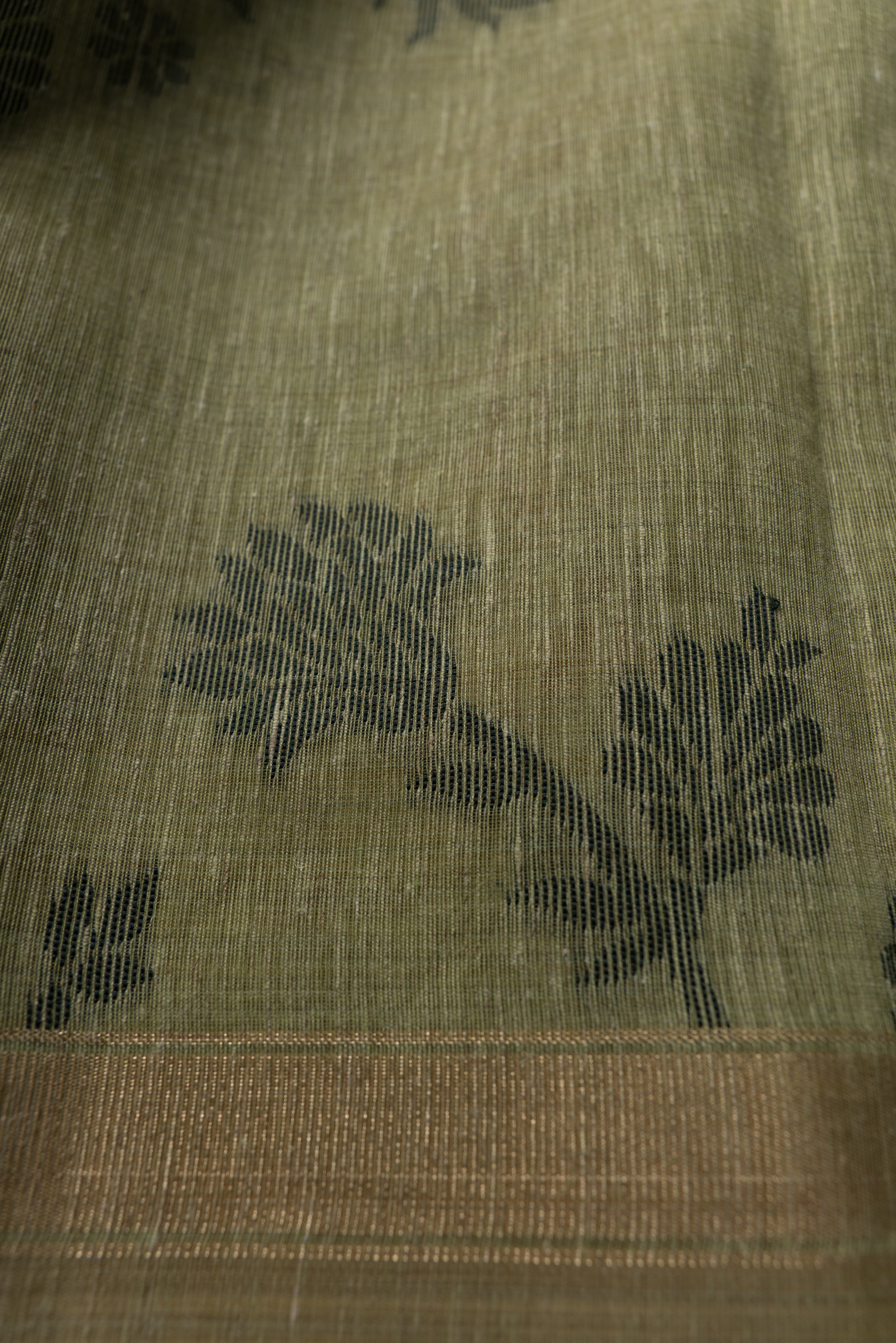 Forest Green Linen Paithani with Vriksh Pallu and contrast Dark Green blouse