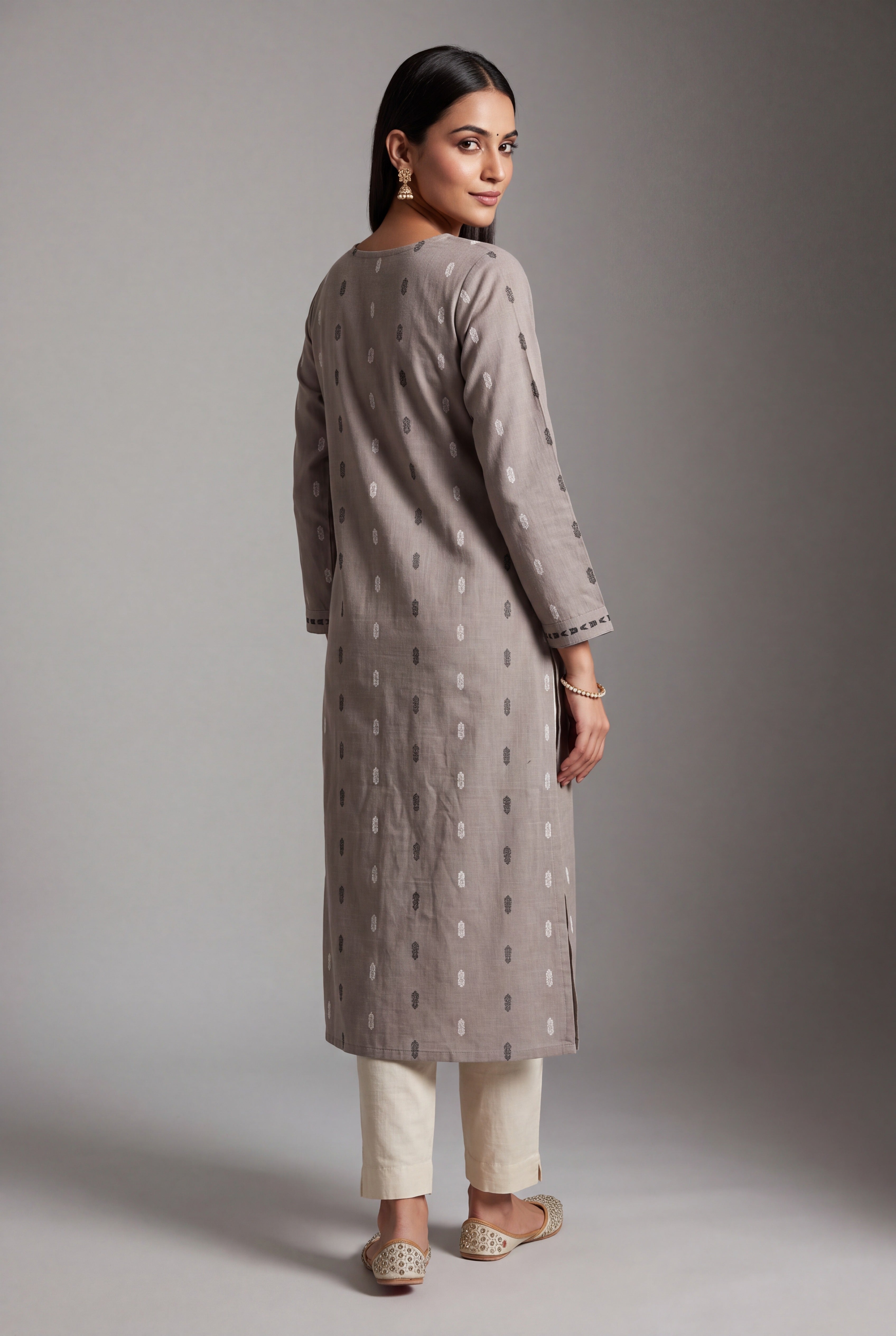 Earthy Grey Kapiśā Kurti