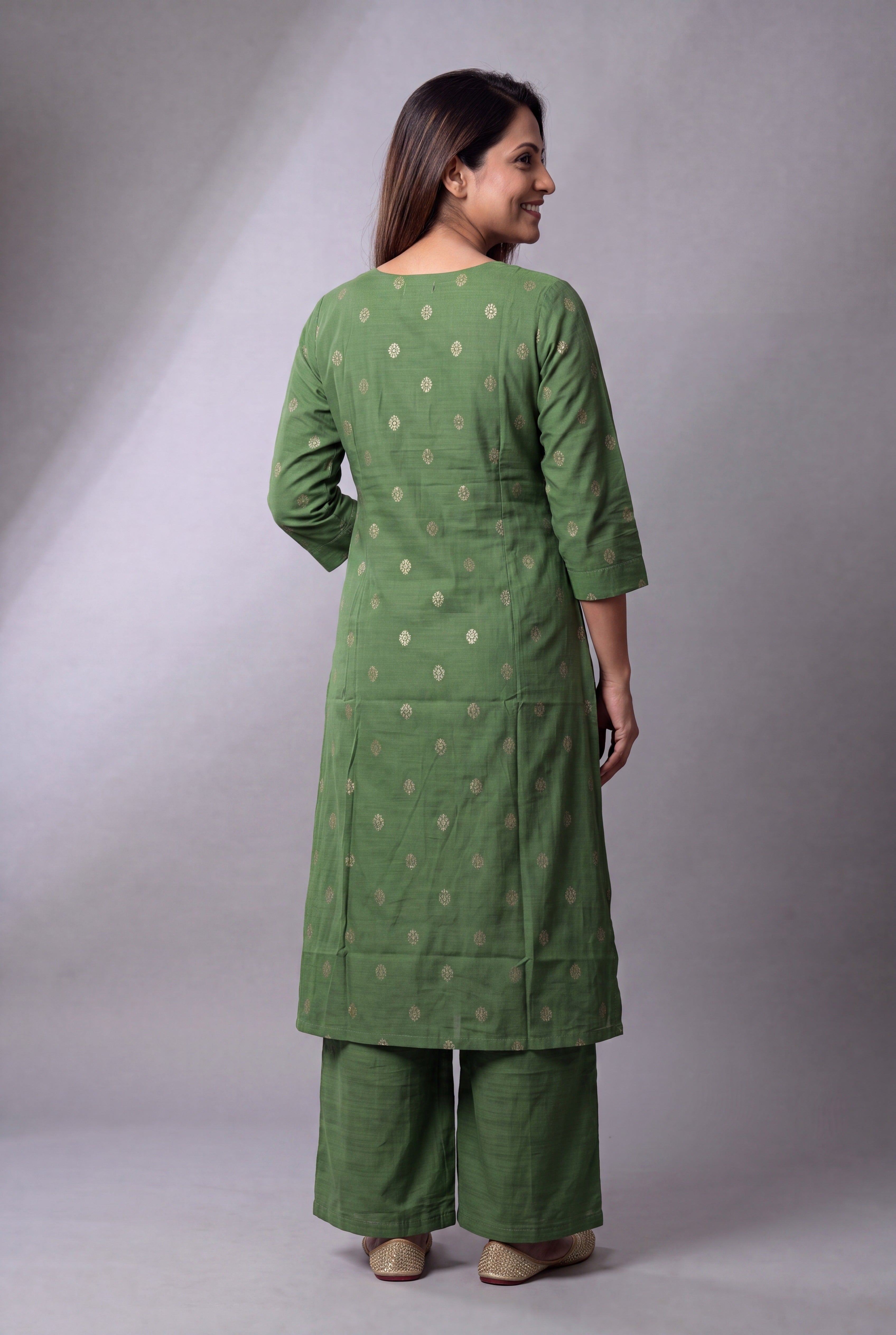 Forest Green Kusumamālā Co-ord Set with Silver Zari butti