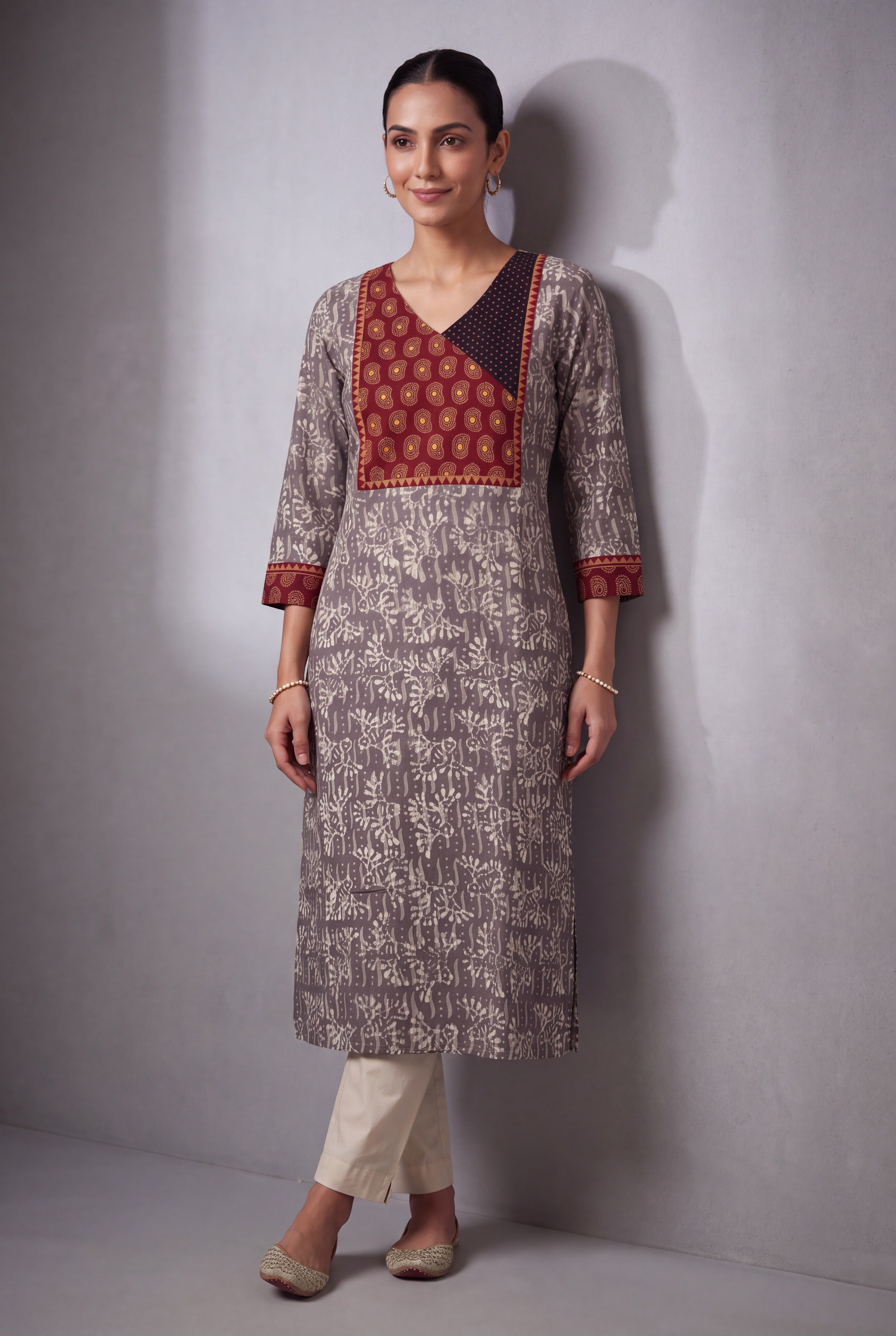 Grey Śilāmayī Kurti with Ajrakh Print and Floral body