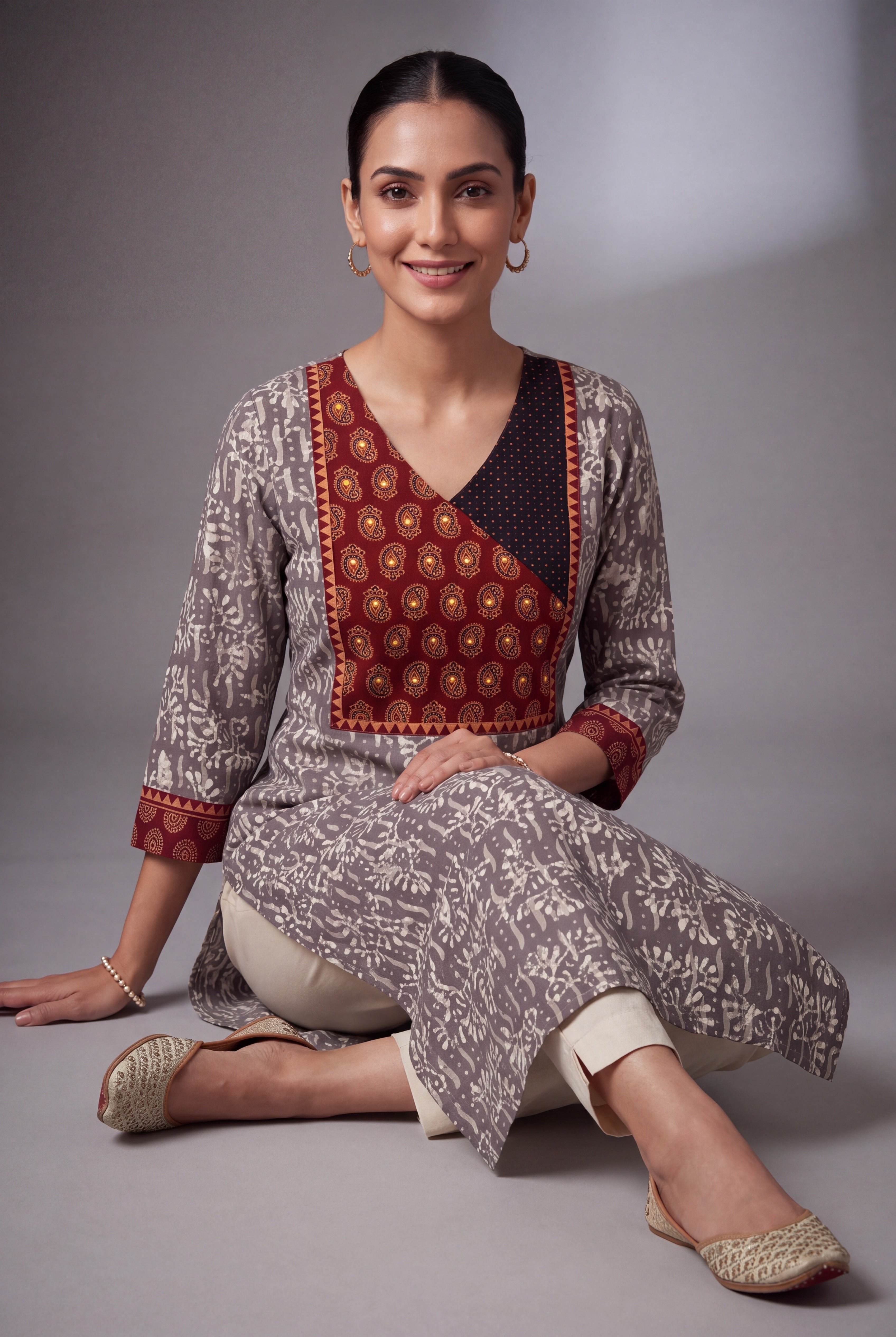 Grey Śilāmayī Kurti with Ajrakh Print and Floral body