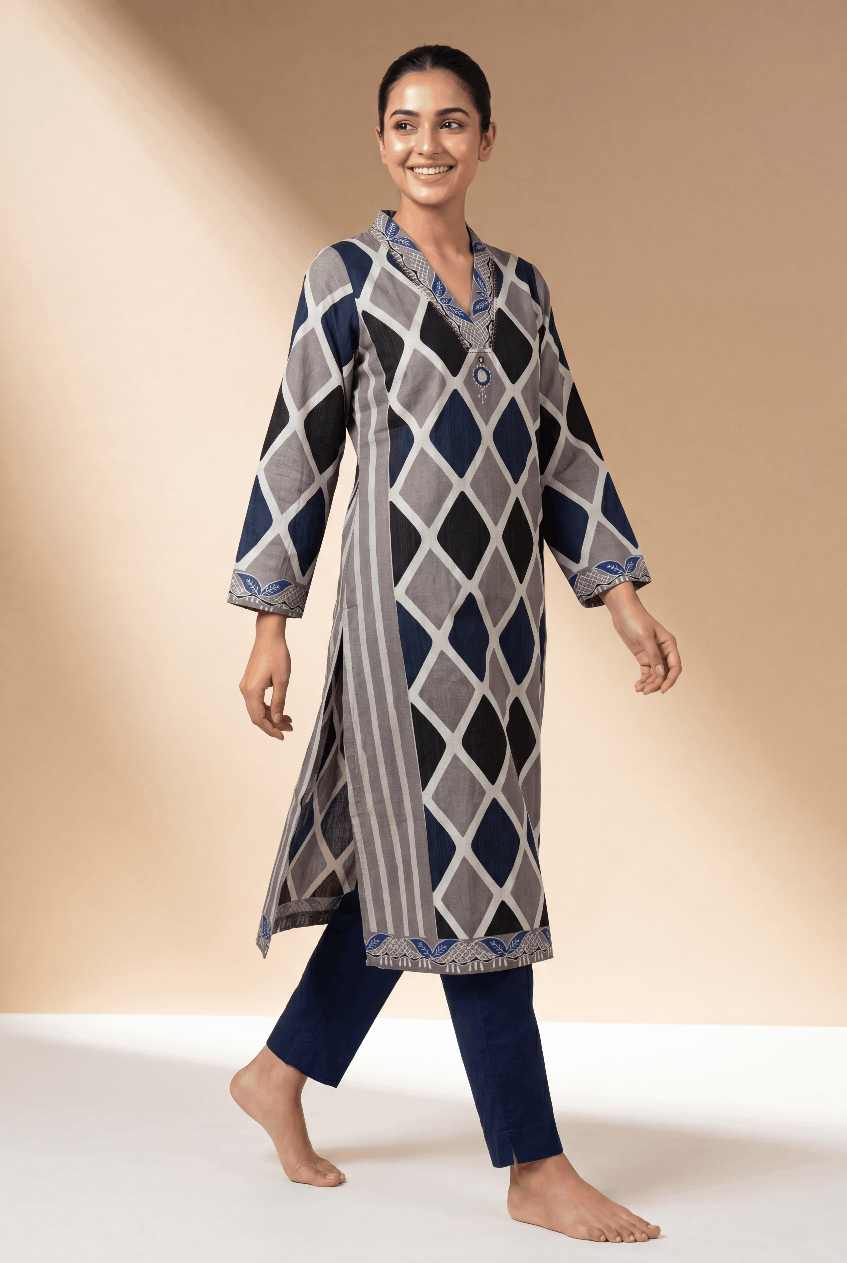 Slate Grey Nilakṛti Kurti with Geometric Pattern