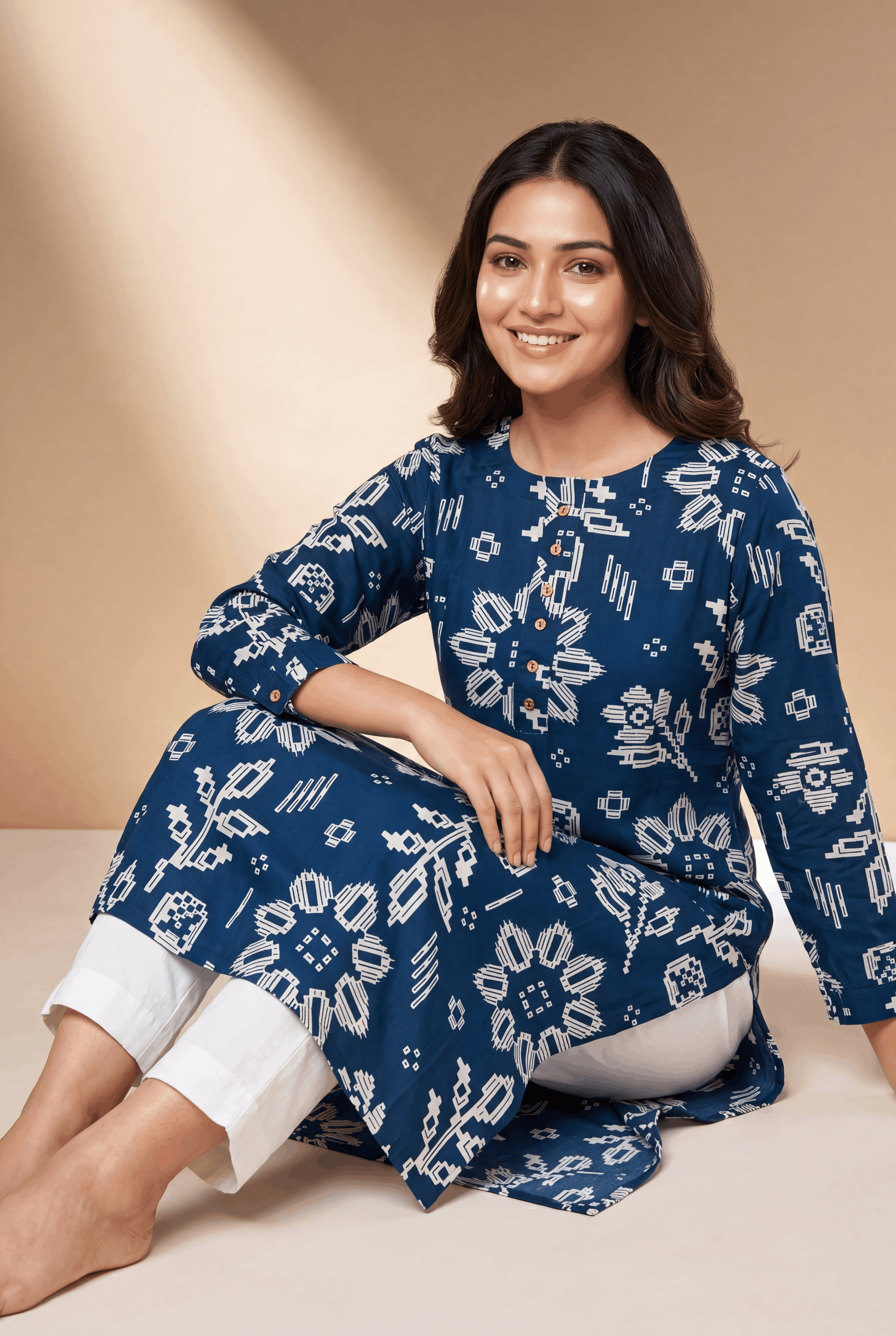 Blue Neelambra Kurti with Vaidehi Geometric Print
