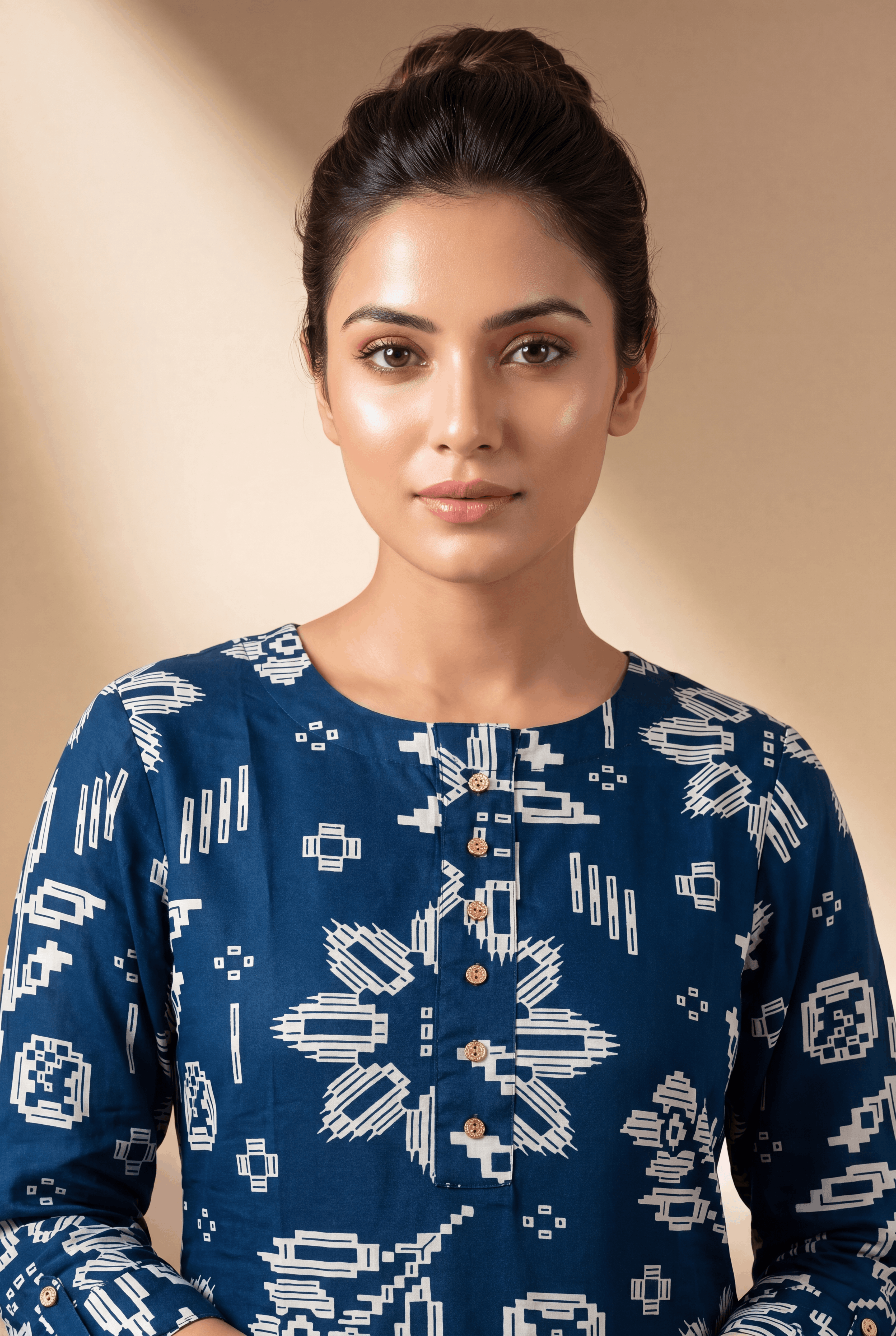 Blue Neelambra Kurti with Vaidehi Geometric Print
