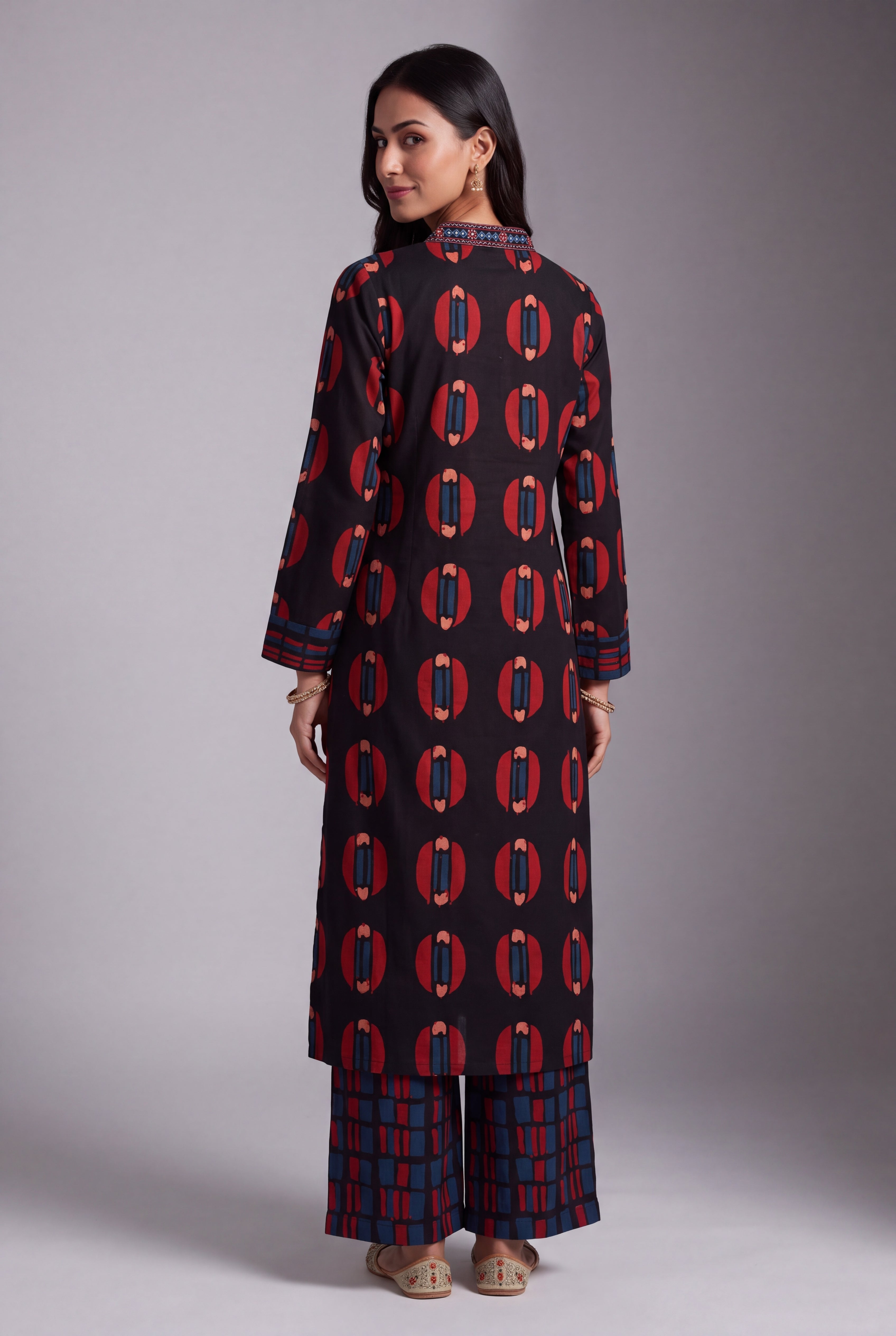 Black Śyāma Co-ord Set with Windowpane Palazzo pants