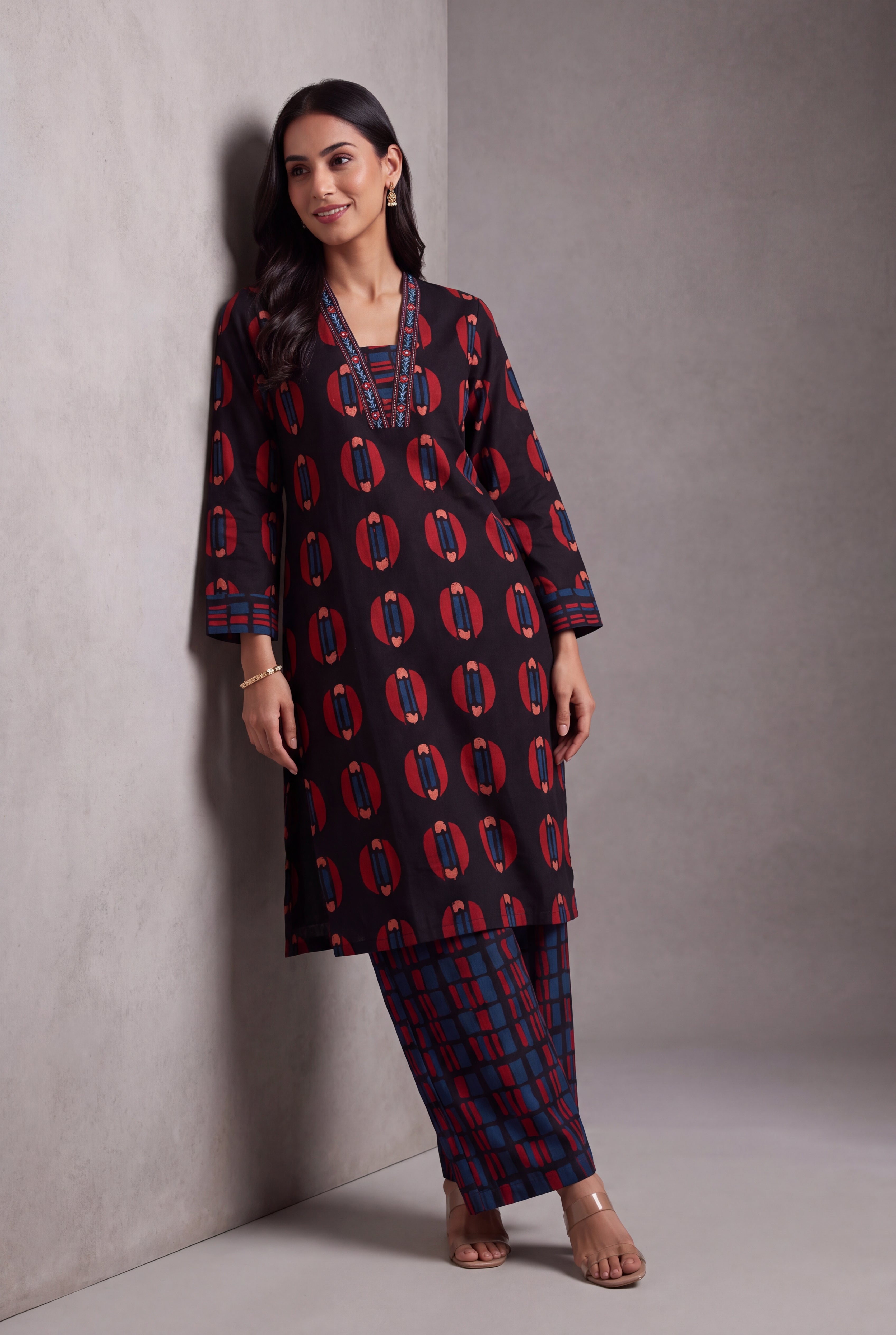 Black Śyāma Co-ord Set with Windowpane Palazzo pants