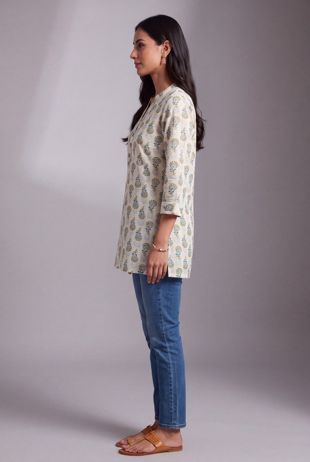 Cream Pure Cotton Nīlapuṣpa Short Kurti with Mandarin Collar