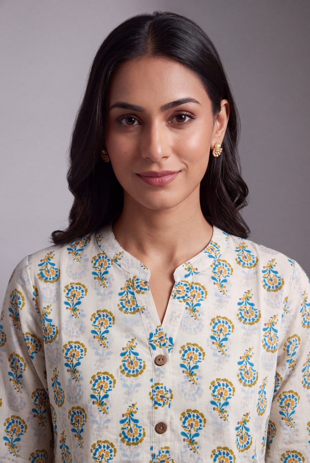 Cream Pure Cotton Nīlapuṣpa Short Kurti with Mandarin Collar