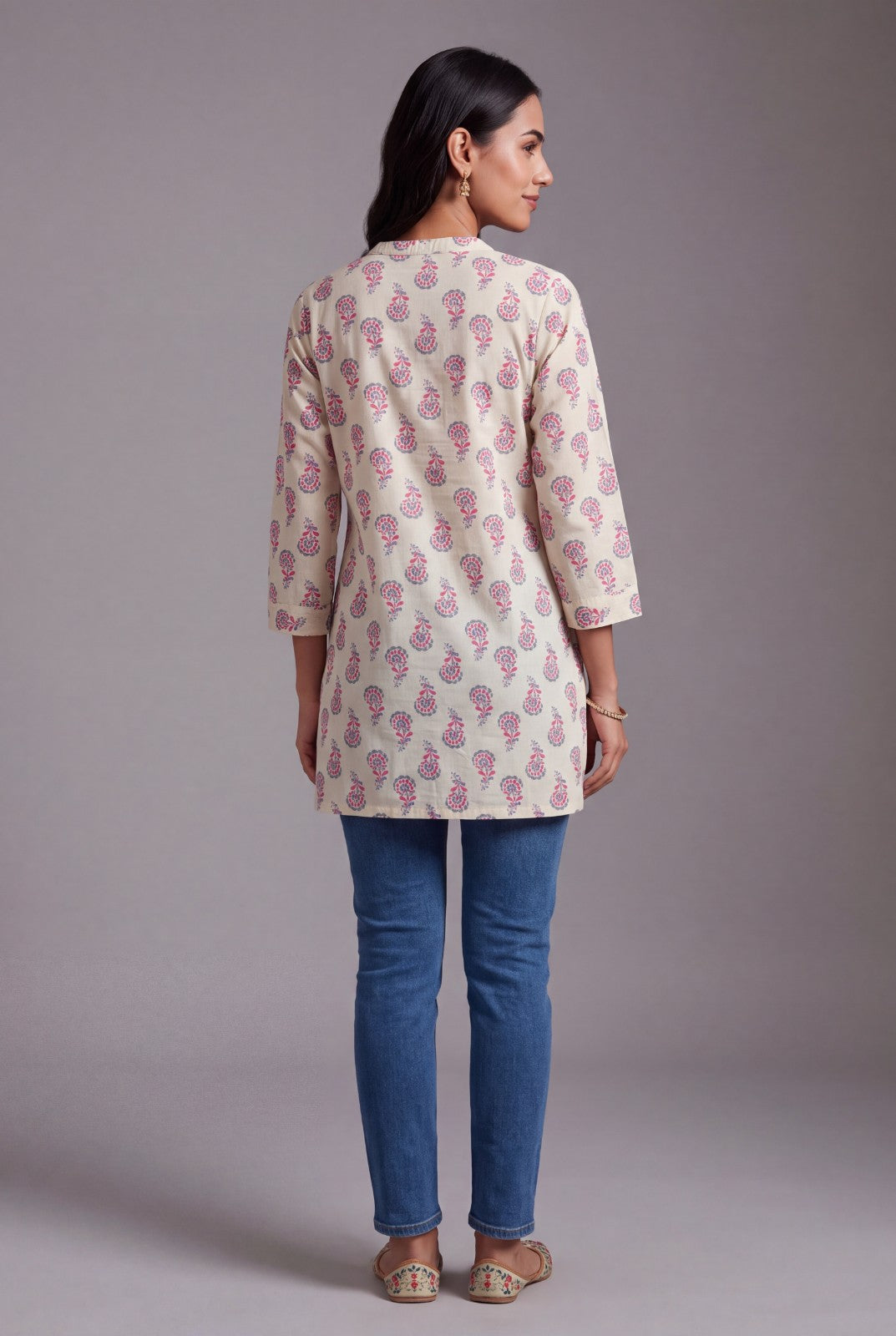Cream Pure Cotton Pāṭalā Short Kurti with Mandarin Collar