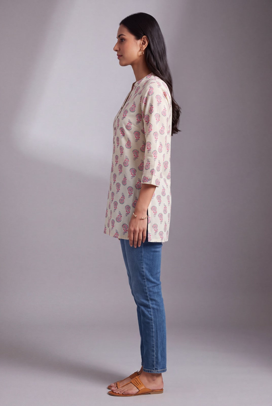 Cream Pure Cotton Pāṭalā Short Kurti with Mandarin Collar