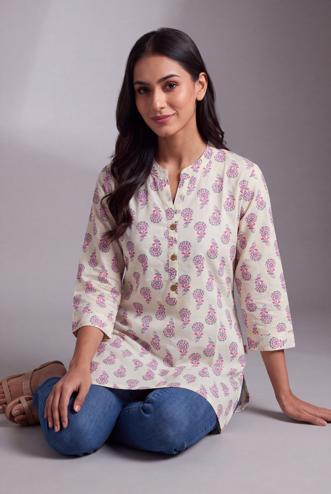 Cream Pure Cotton Pāṭalā Short Kurti with Mandarin Collar