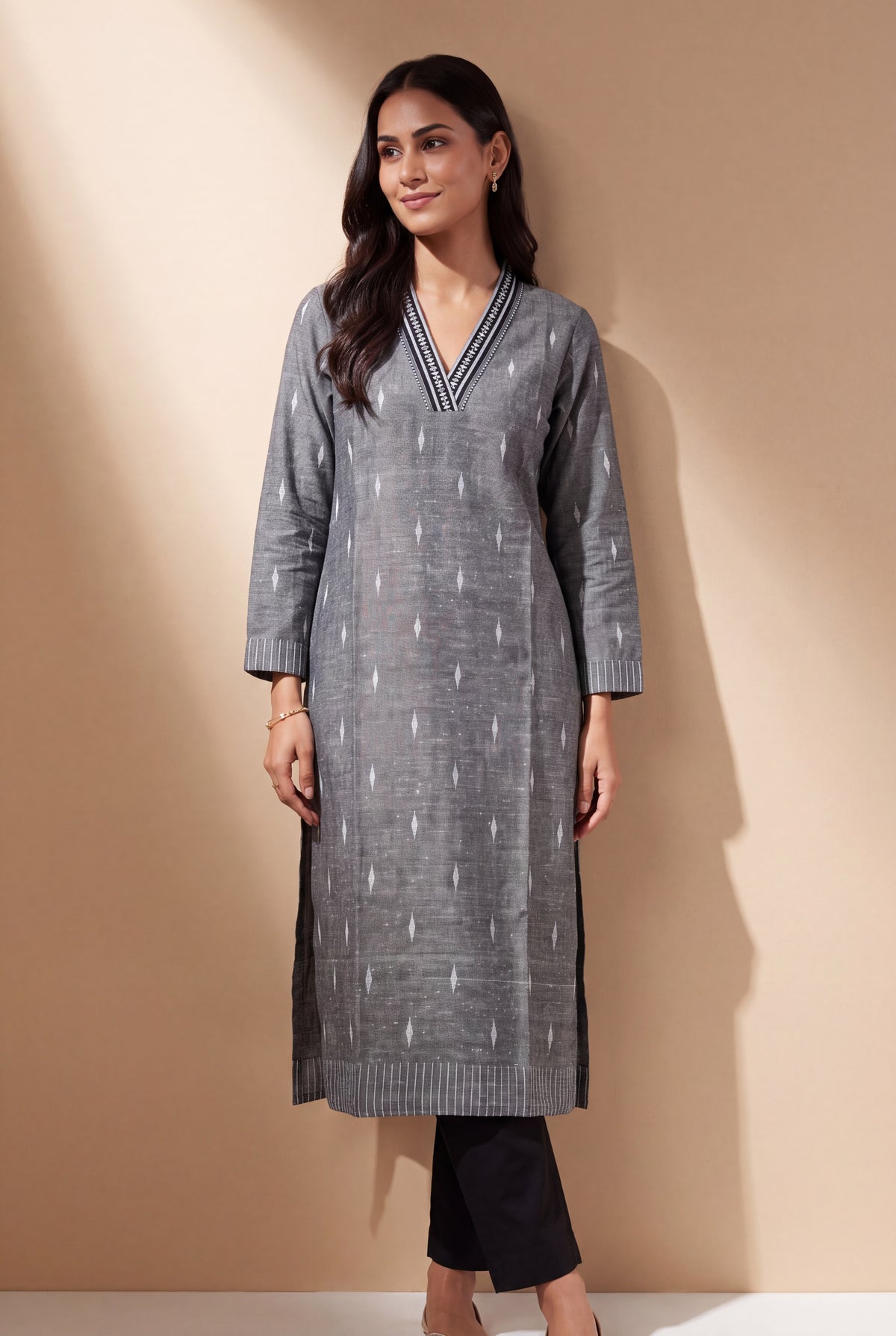 Cloudy Grey Cotton Megha Rekhā Kurti