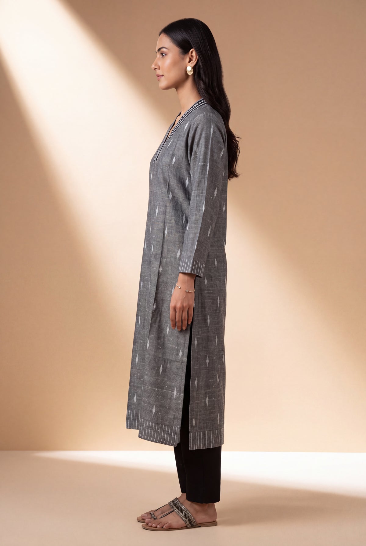 Cloudy Grey Cotton Megha Rekhā Kurti