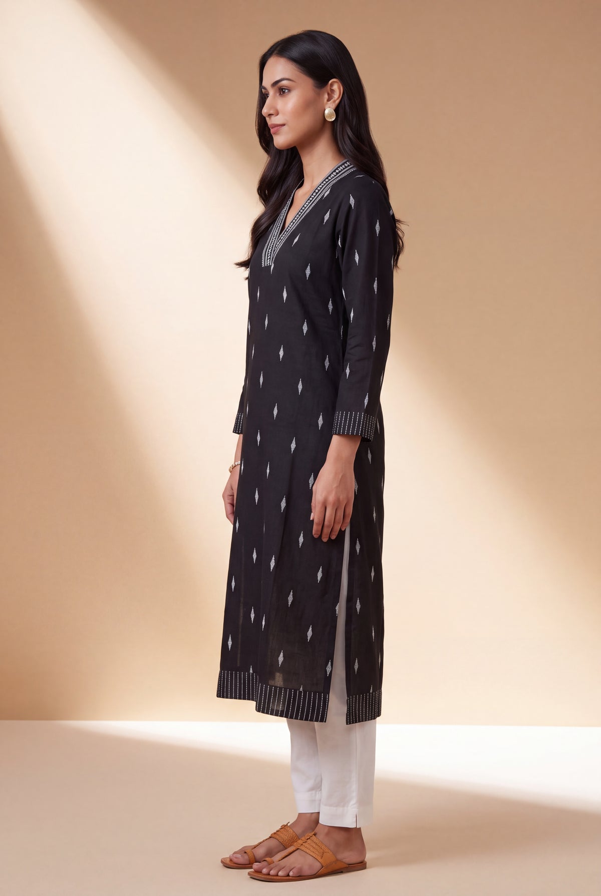 Black Cotton Megha Rekhā Kurti