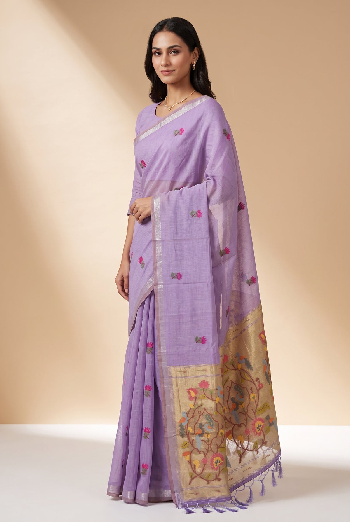 Lavender Jamdhani Cotton Paithani Saree with Resham Lotus butti and Nīlapakṣīpallu Pallu