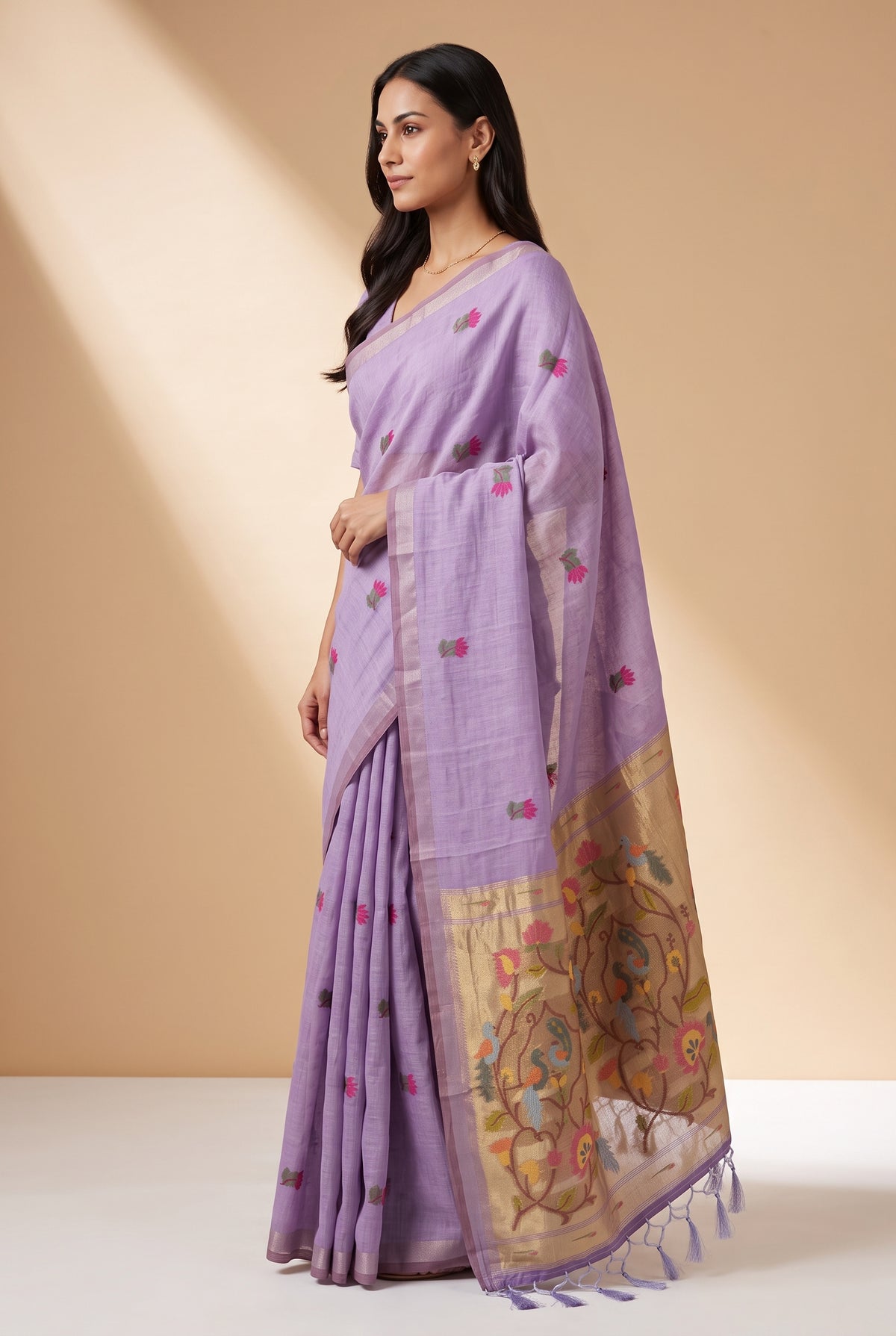 Lavender Jamdhani Cotton Paithani Saree with Resham Lotus butti and Nīlapakṣīpallu Pallu