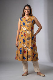 Mustard Sukumāra Kurti with Hasta print