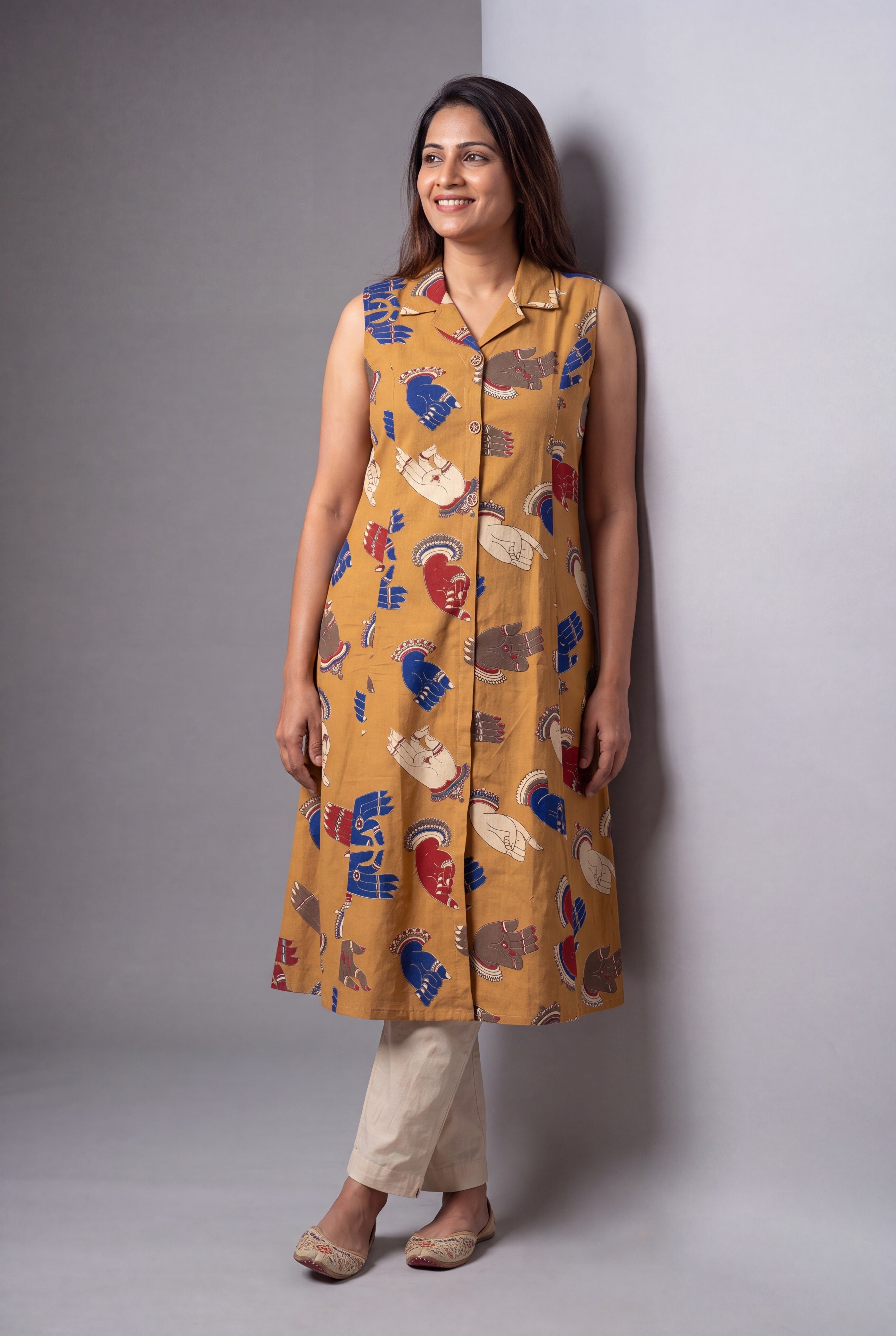 Mustard Sukumāra Kurti with Hasta print