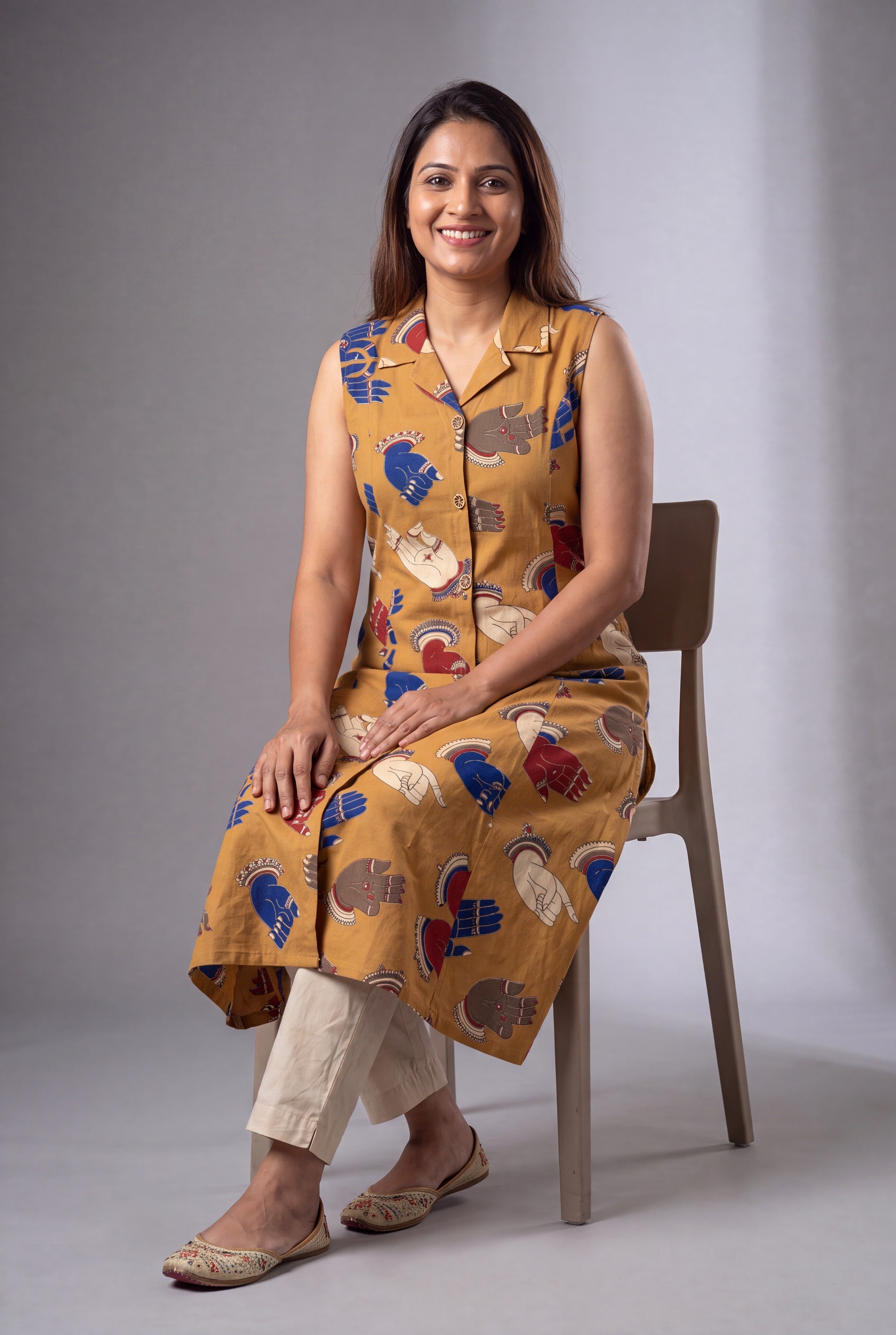 Mustard Sukumāra Kurti with Hasta print